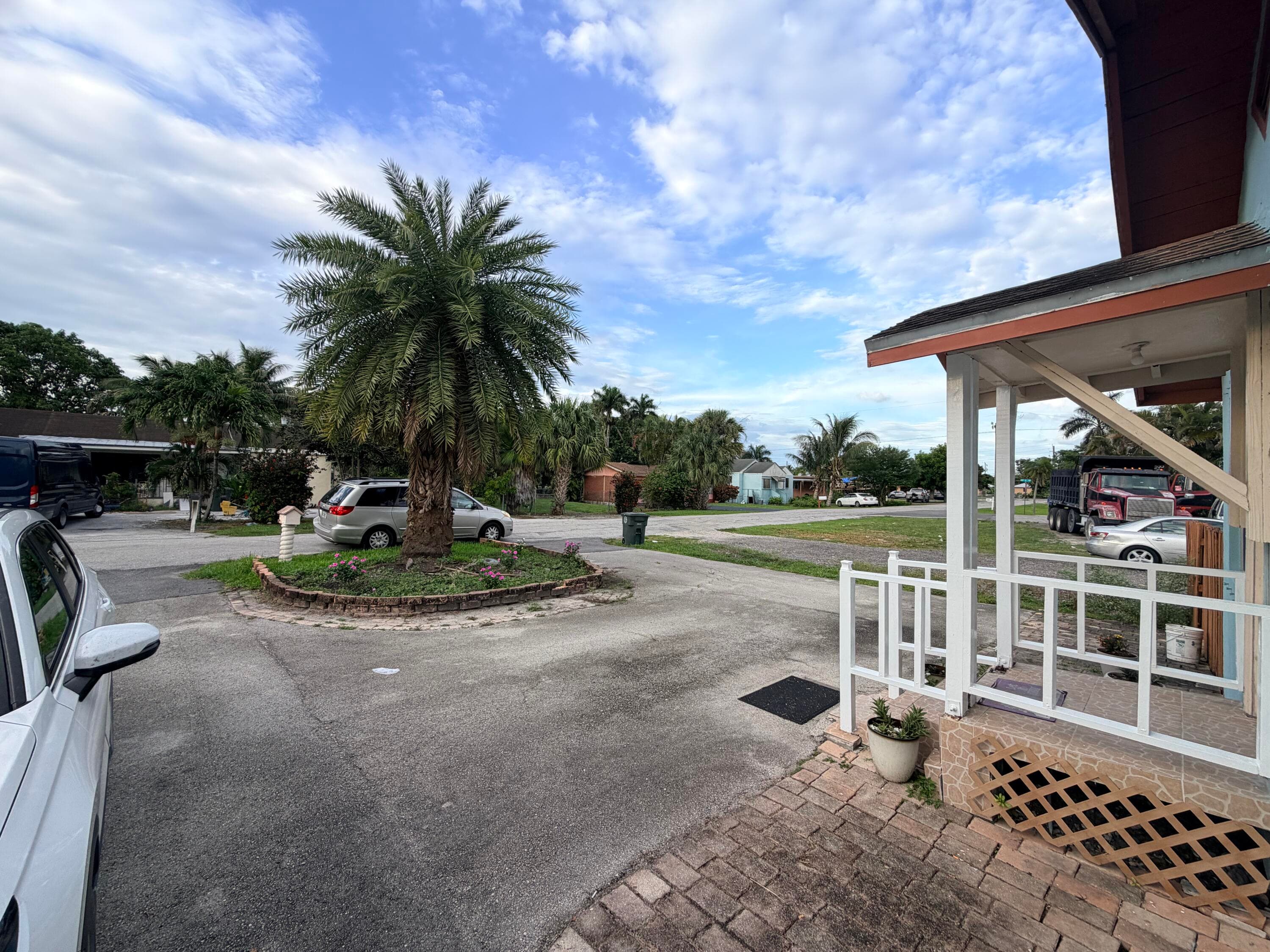 208 NW Avenue H Place, Belle Glade, FL 33430 — photo 10 of 50