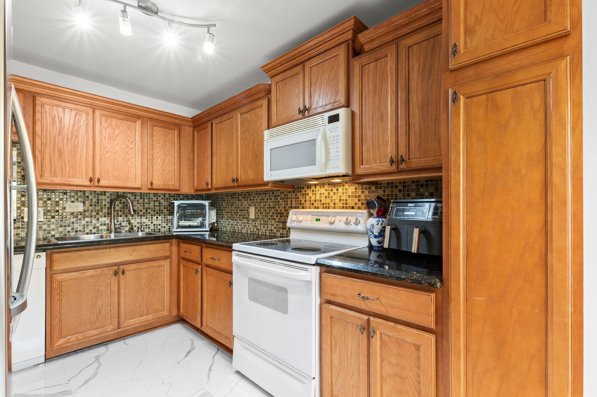 10110 Cedar Point Boulevard 102, Boynton Beach, FL 33437 — photo 6 of 26
