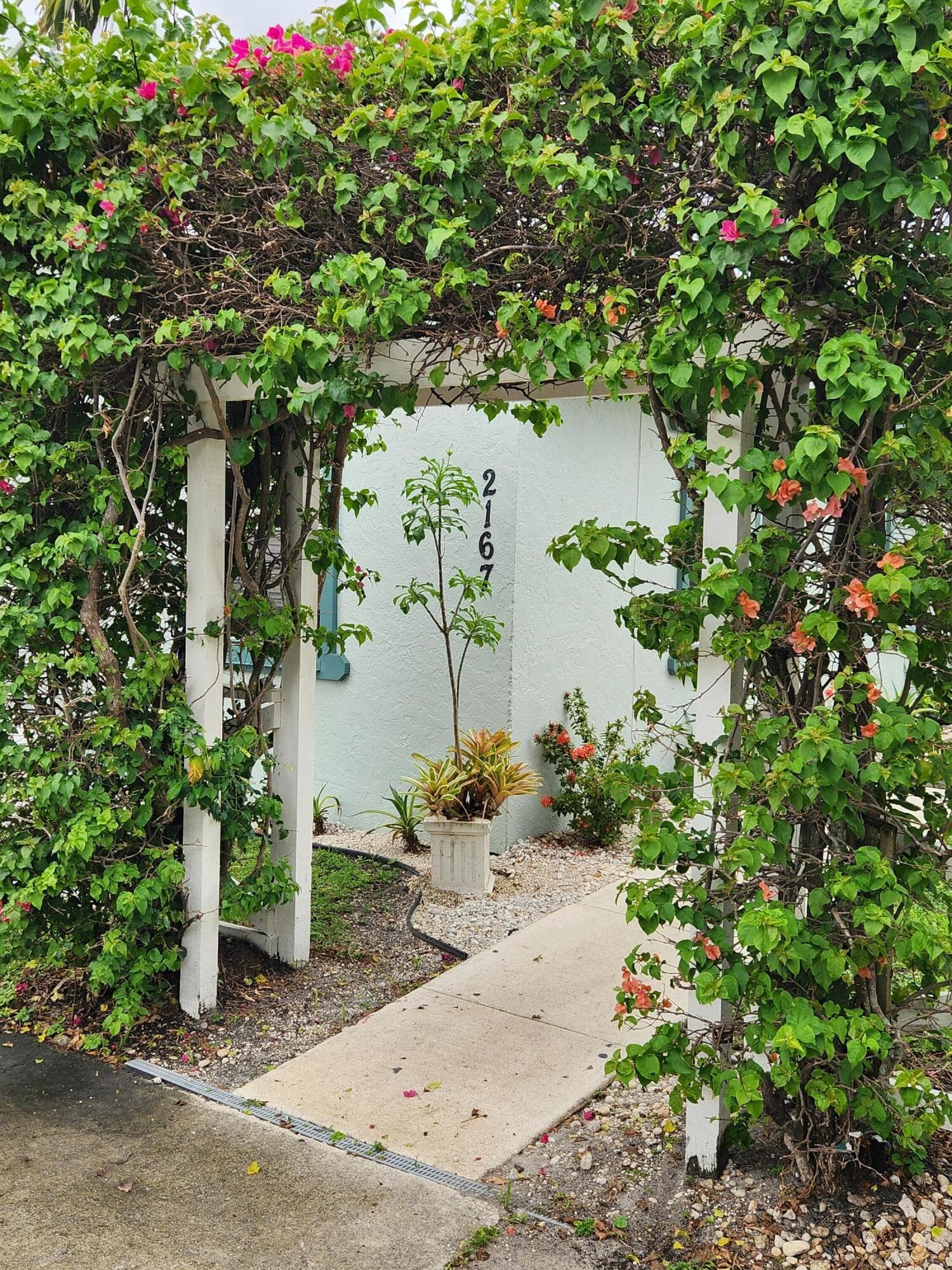 2167 Laura Lane A, West Palm Beach, FL 33415 — photo 4 of 37