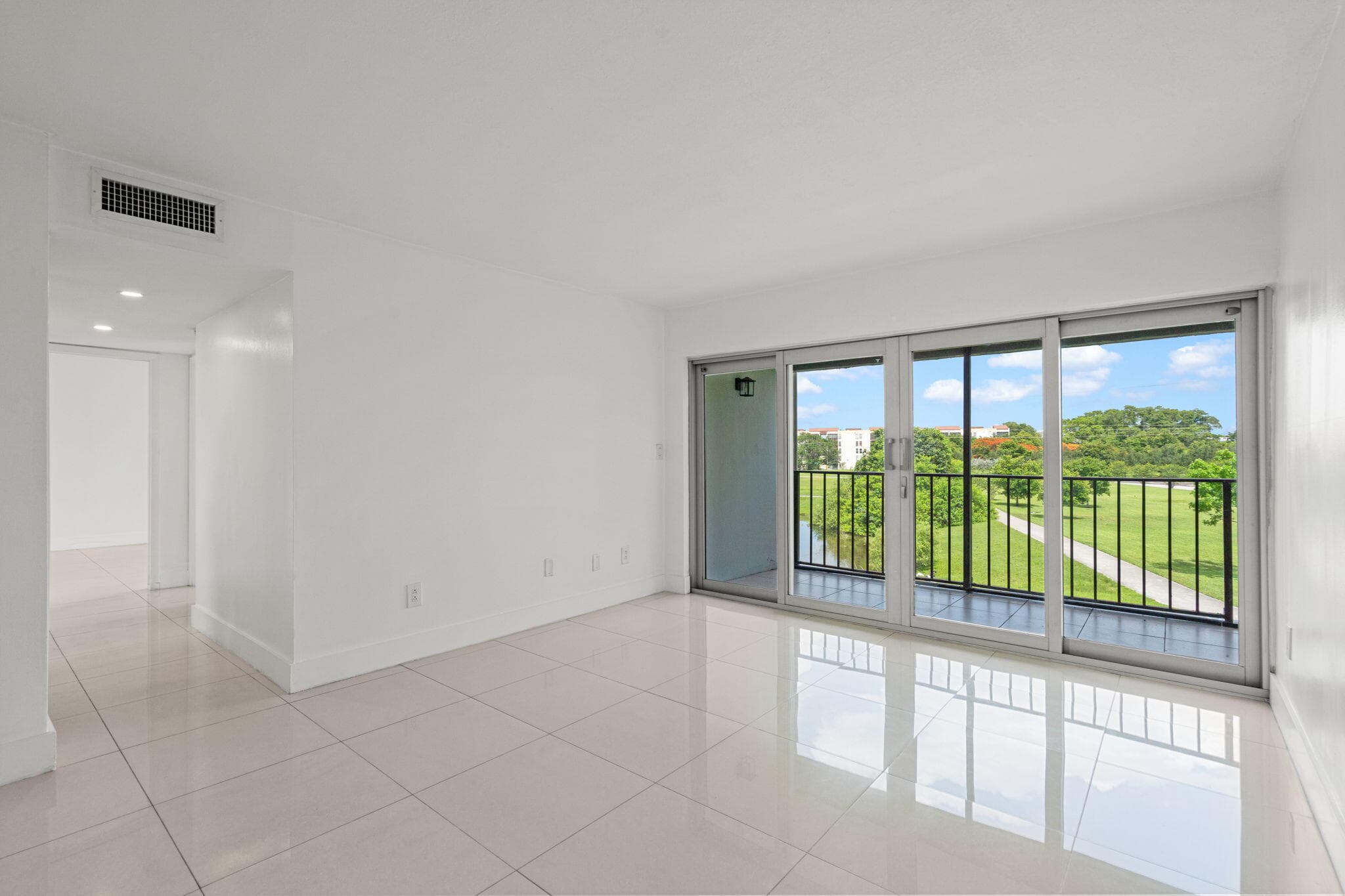9170 Fontainebleau Boulevard 301, Miami, FL 33172 — photo 2 of 35