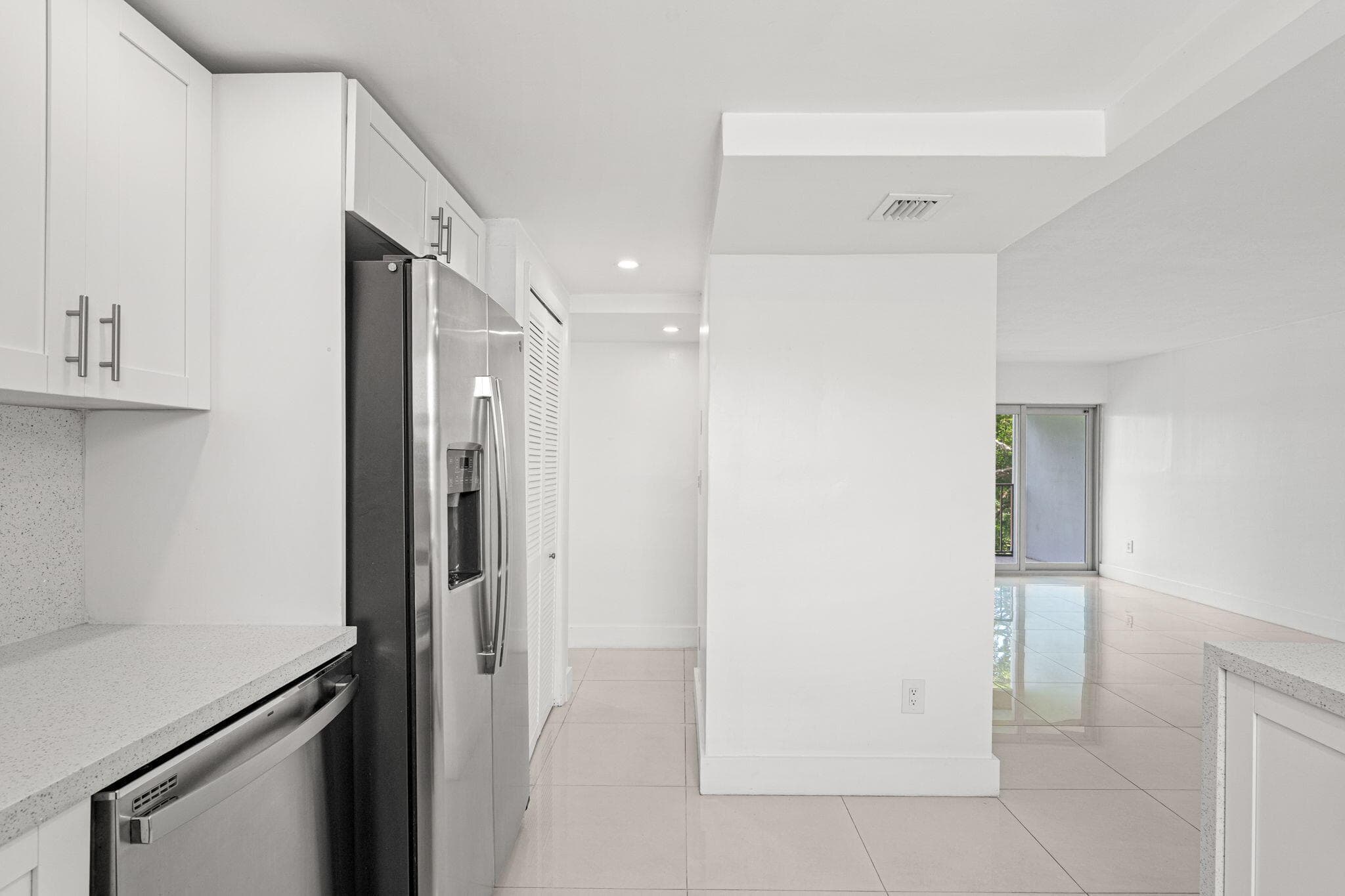 9170 Fontainebleau Boulevard 301, Miami, FL 33172 — photo 17 of 35