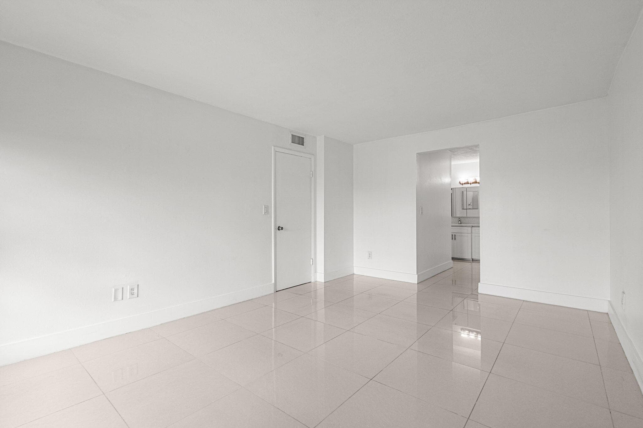 9170 Fontainebleau Boulevard 301, Miami, FL 33172 — photo 20 of 35