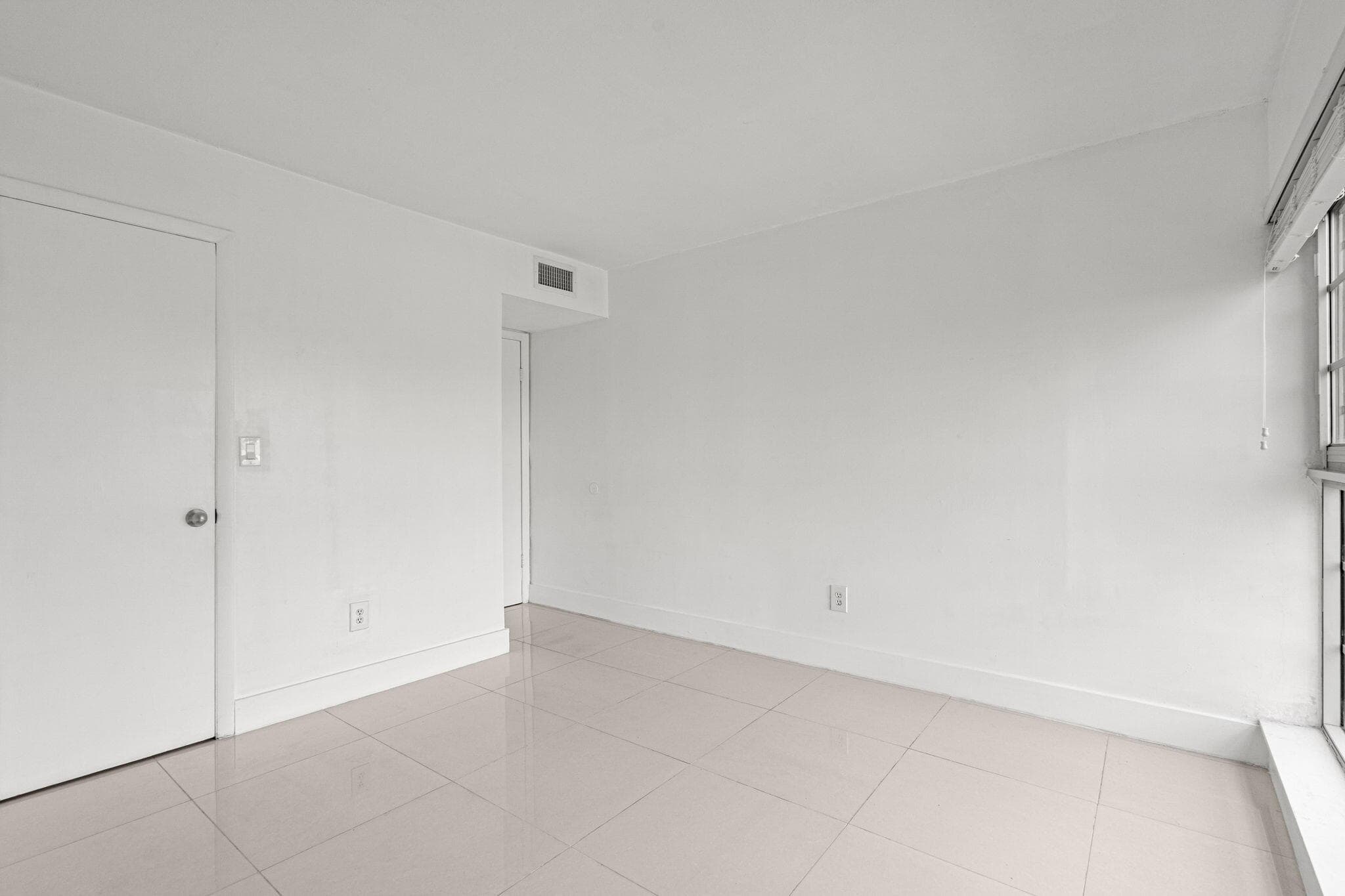 9170 Fontainebleau Boulevard 301, Miami, FL 33172 — photo 26 of 35