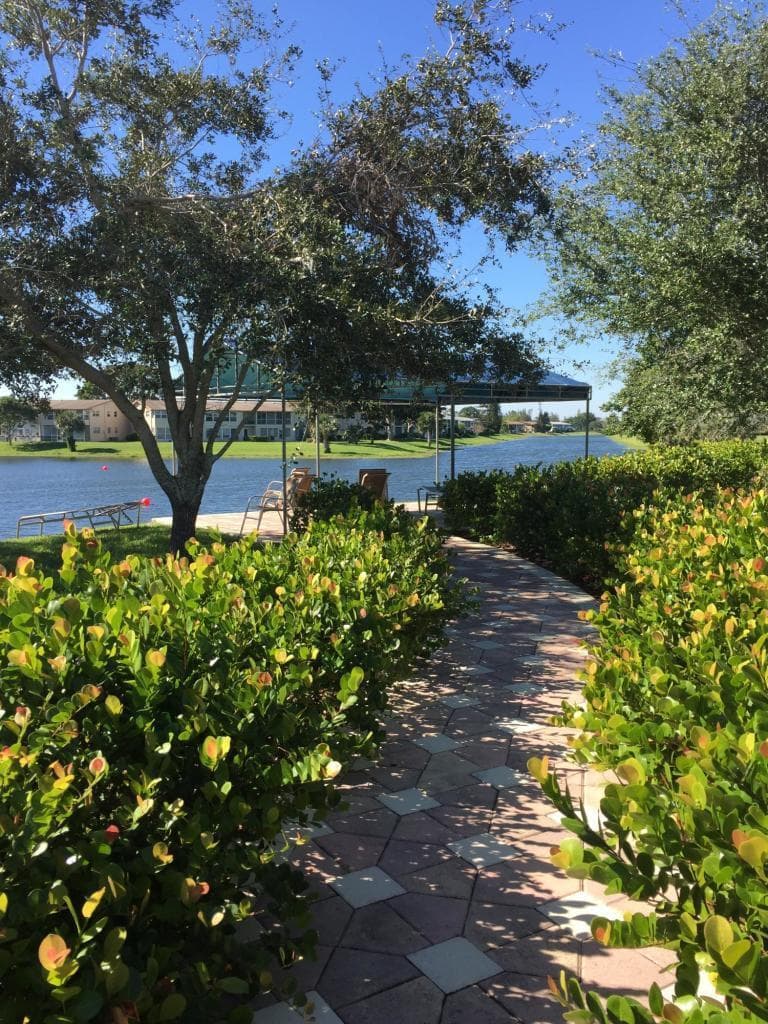 123 Canterbury E, West Palm Beach, FL 33417 — photo 36 of 41