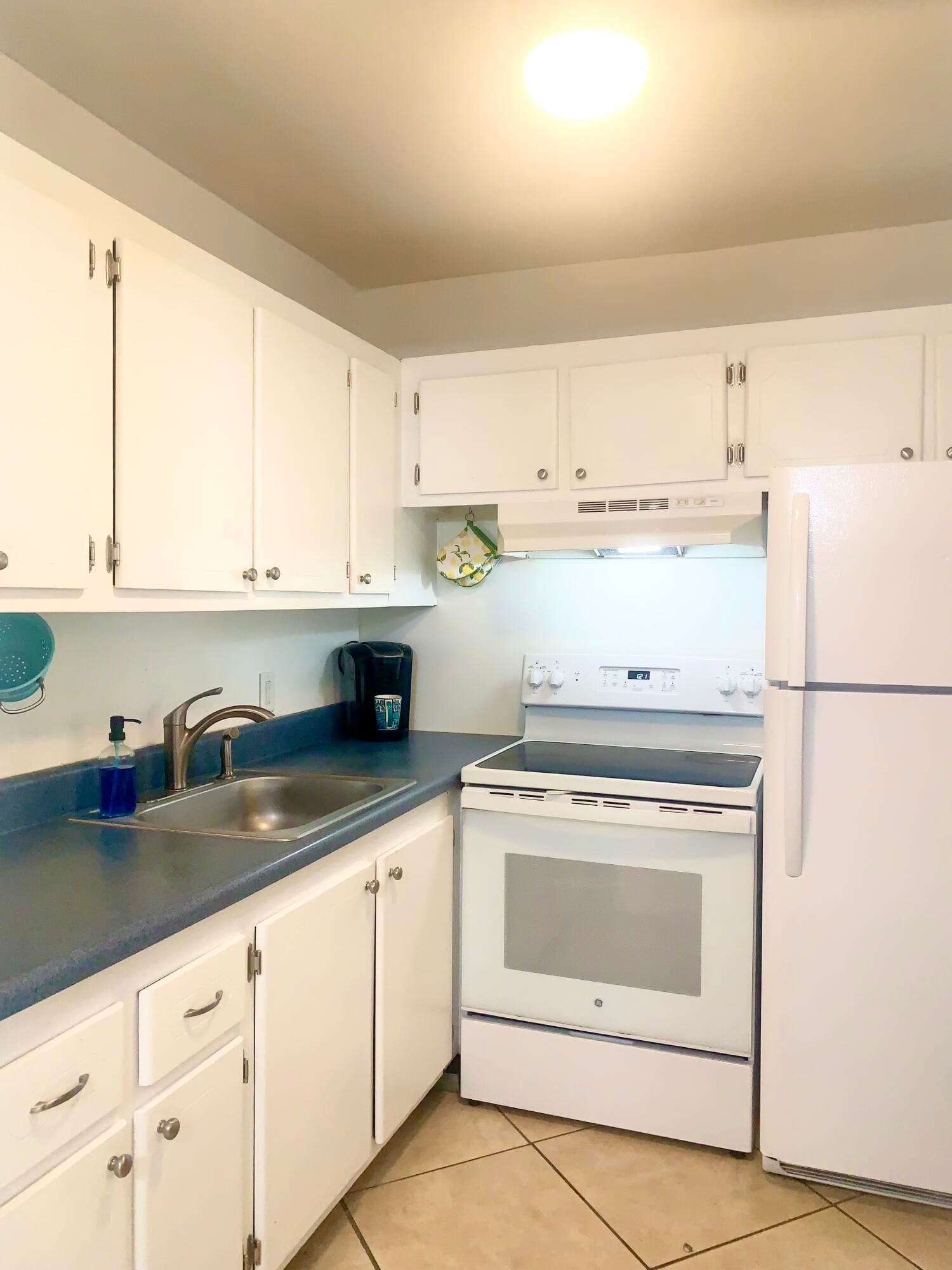 123 Canterbury E, West Palm Beach, FL 33417 — photo 3 of 41