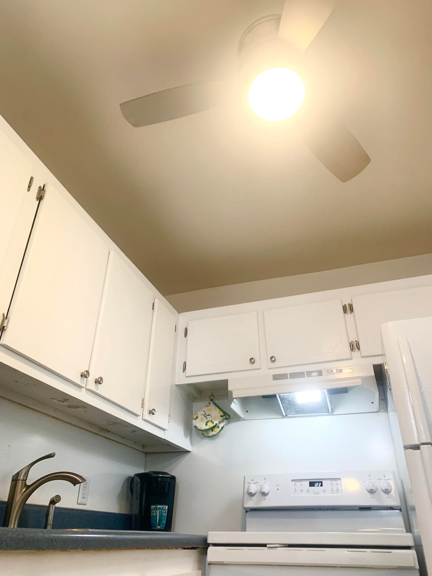 123 Canterbury E, West Palm Beach, FL 33417 — photo 8 of 41