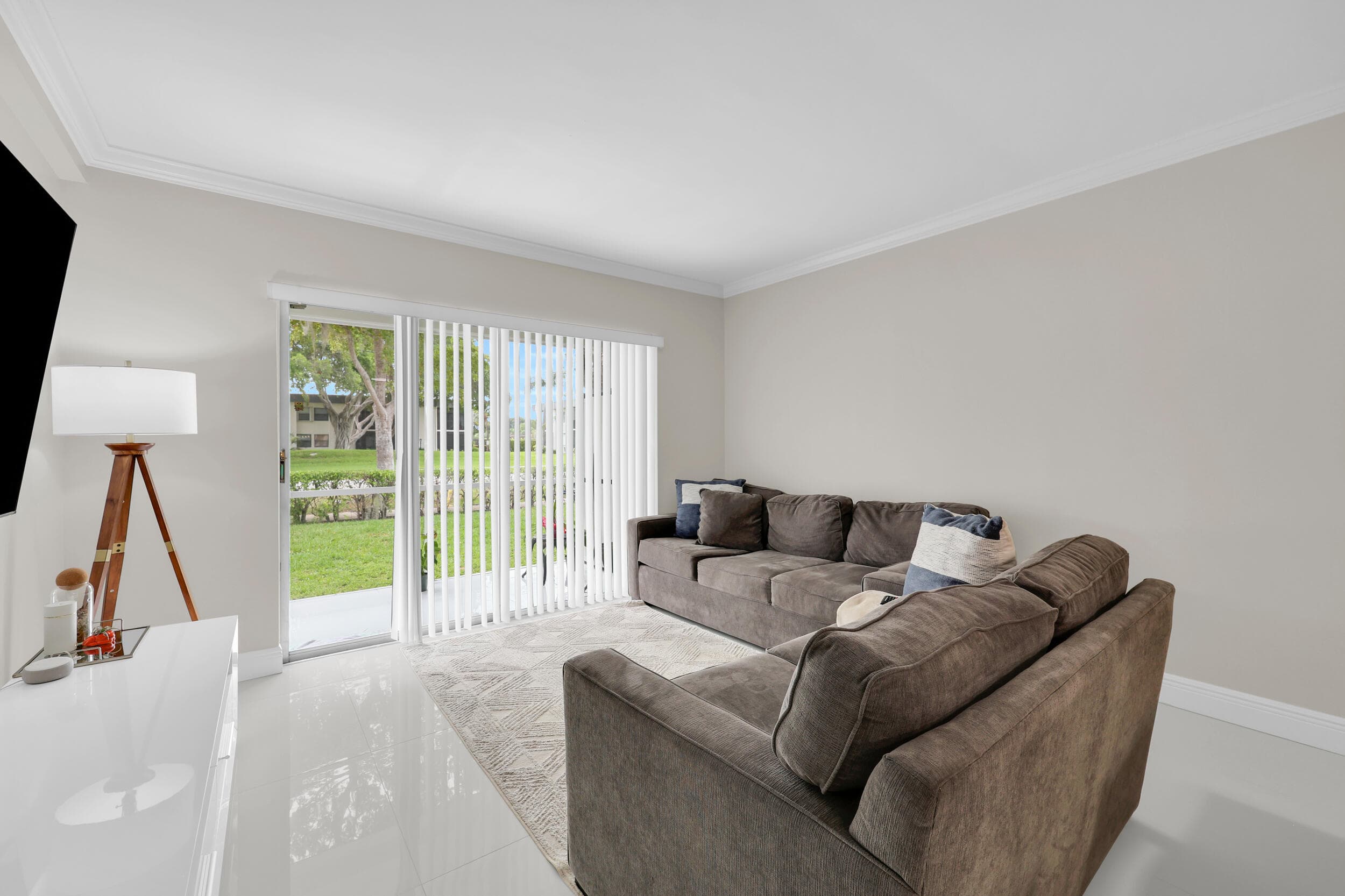 899 SE 2nd Avenue 120, Deerfield Beach, FL 33441 — photo 1 of 19