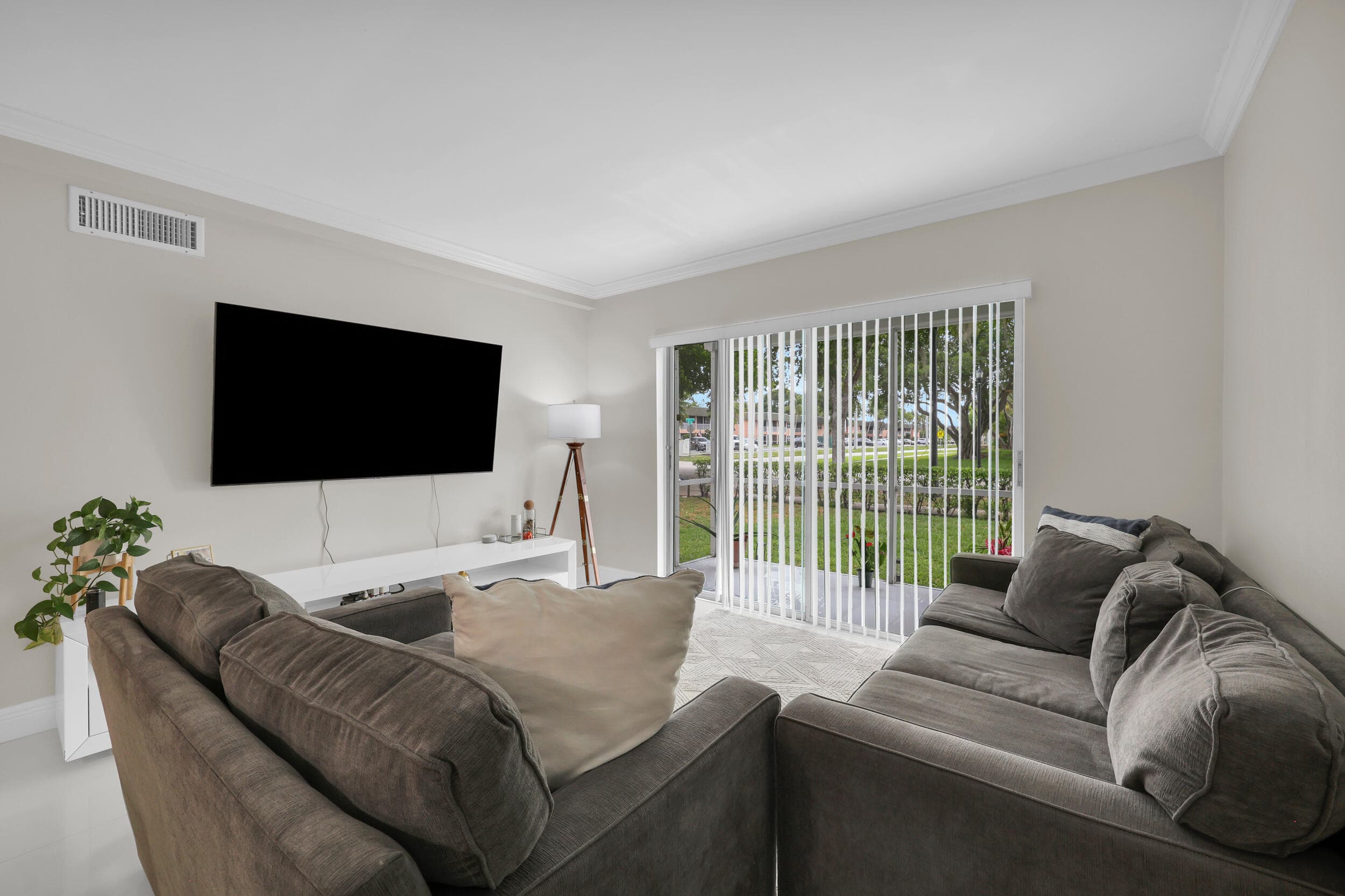899 SE 2nd Avenue 120, Deerfield Beach, FL 33441 — photo 7 of 19