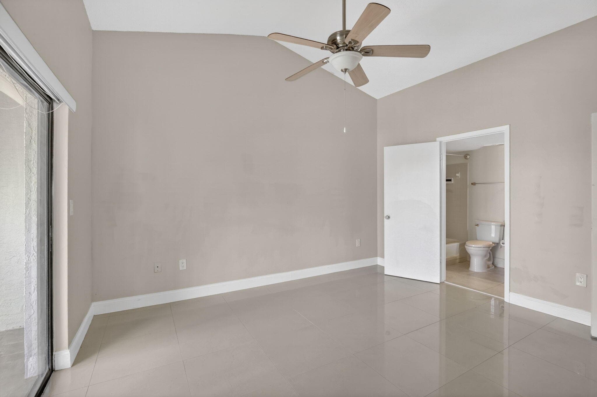 2445 SW 18th Terrace 922, Fort Lauderdale, FL 33315 — photo 12 of 46