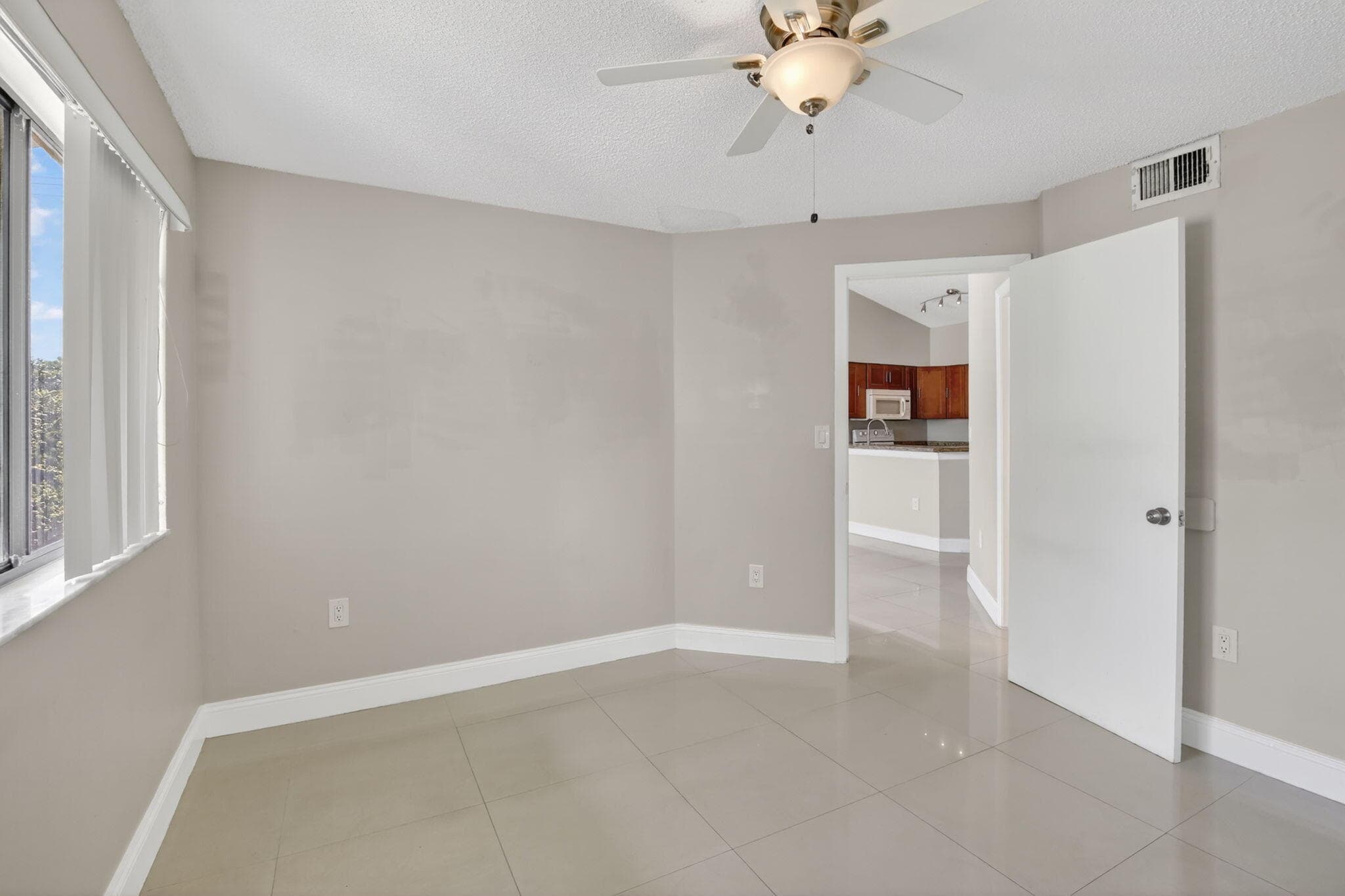 2445 SW 18th Terrace 922, Fort Lauderdale, FL 33315 — photo 24 of 46