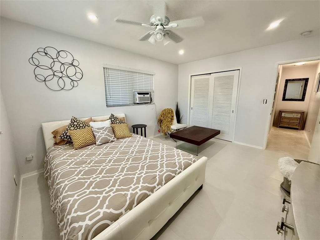 23 NE 19th Avenue, Pompano Beach, FL 33060 — photo 15 of 18