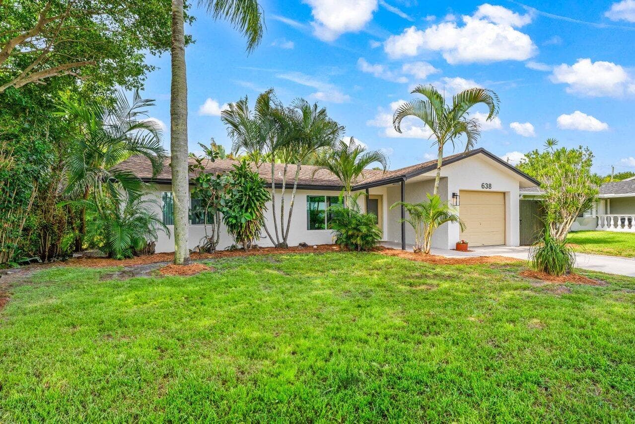 638 SW 4th Avenue, Boynton Beach, FL 33426 — photo 2 of 43