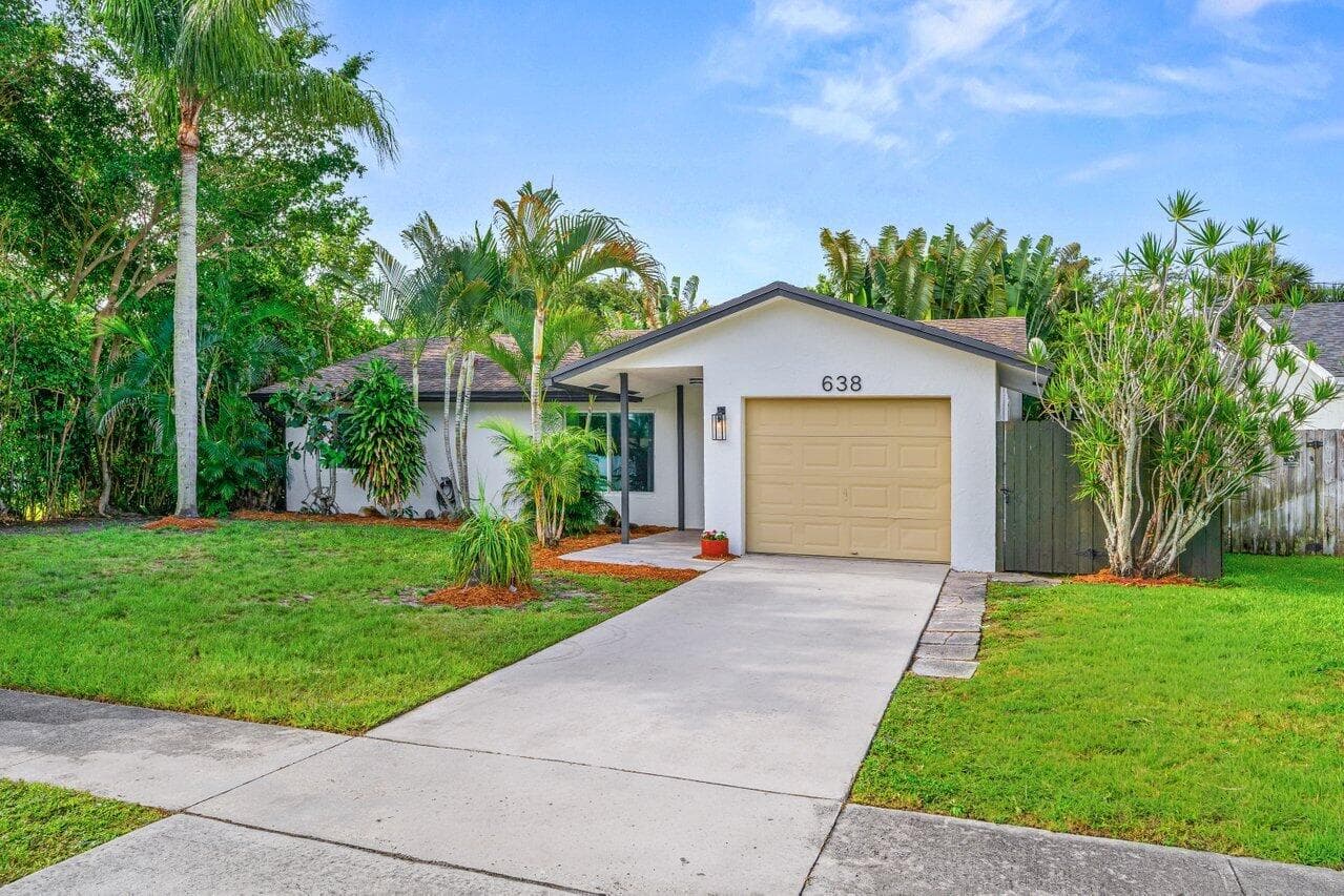 638 SW 4th Avenue, Boynton Beach, FL 33426 — photo 3 of 43