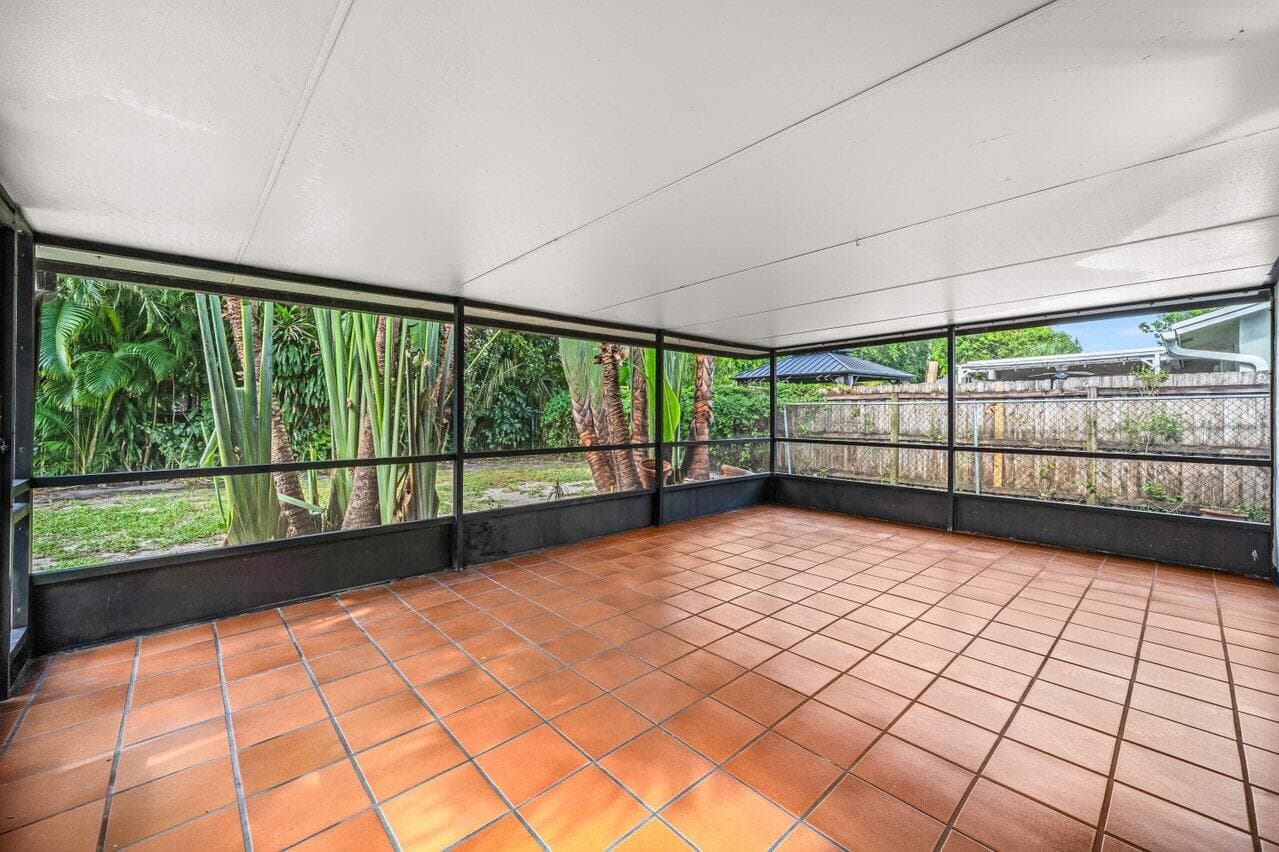 638 SW 4th Avenue, Boynton Beach, FL 33426 — photo 23 of 43