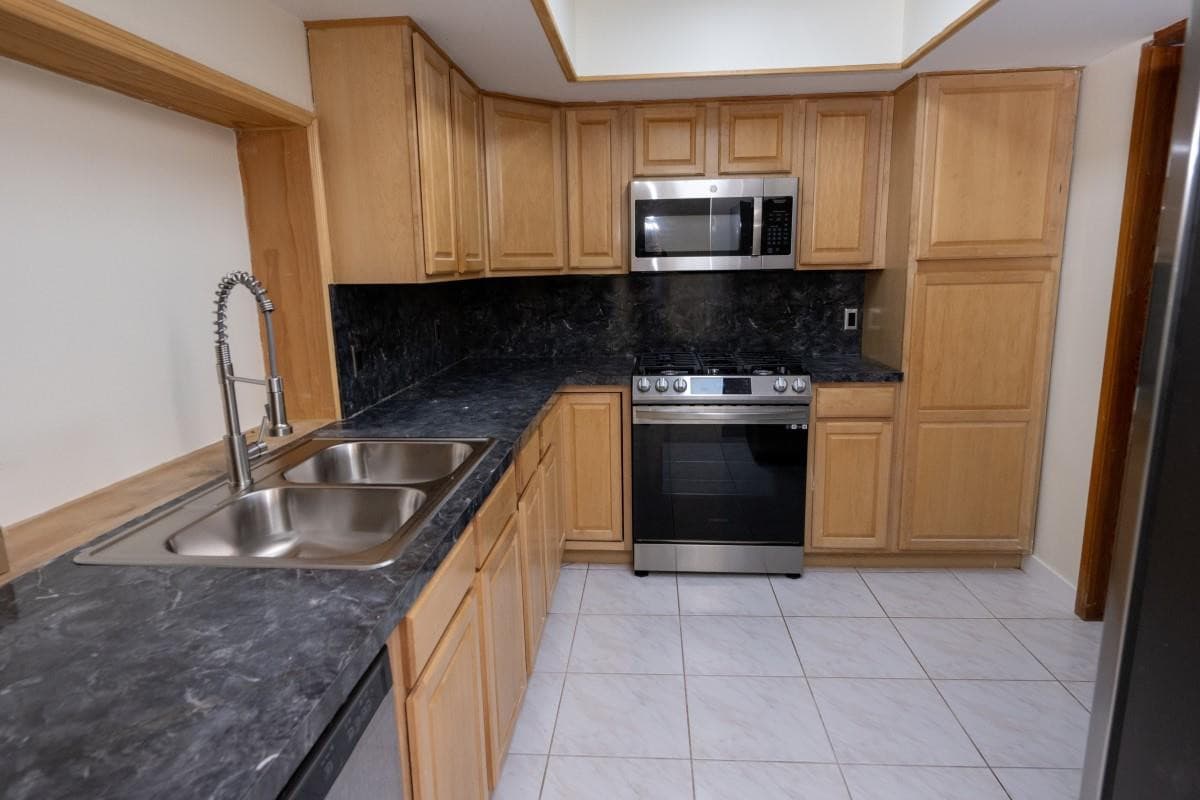 11500 NW 35th Place, Sunrise, FL 33323 — photo 2 of 7