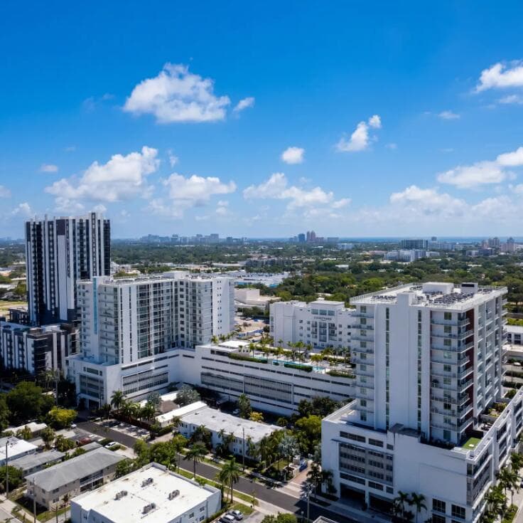 323 NE 7th Street 323, Fort Lauderdale, FL 33304 — photo 5 of 16