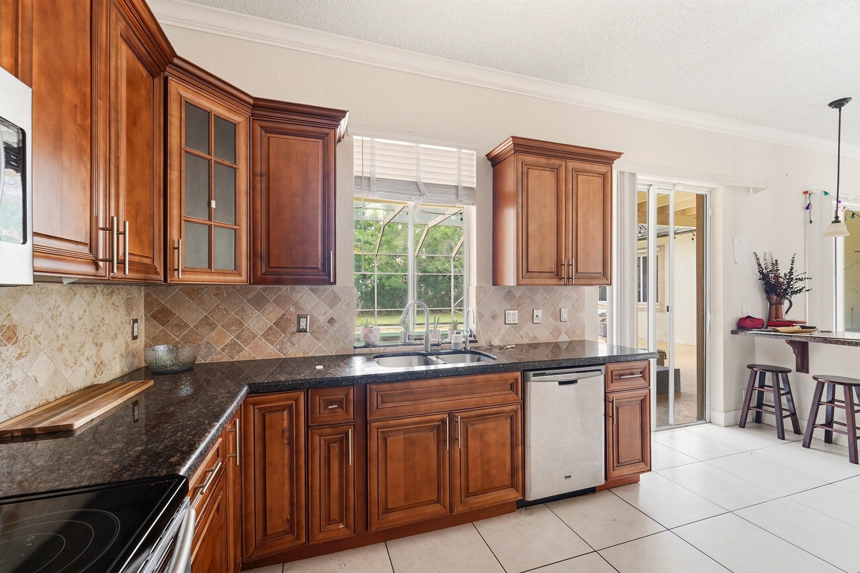10710 NW 54th Place, Coral Springs, FL 33076 — photo 11 of 47