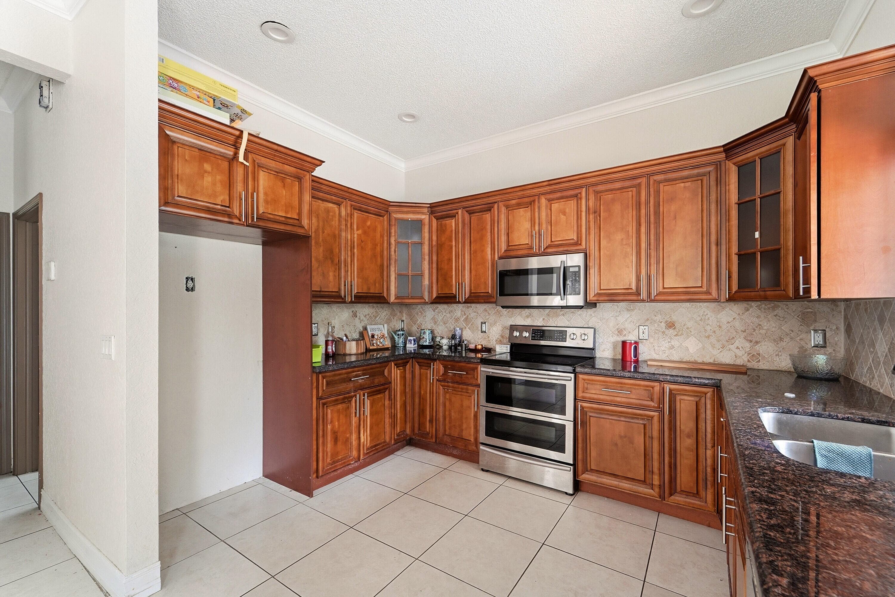 10710 NW 54th Place, Coral Springs, FL 33076 — photo 12 of 47