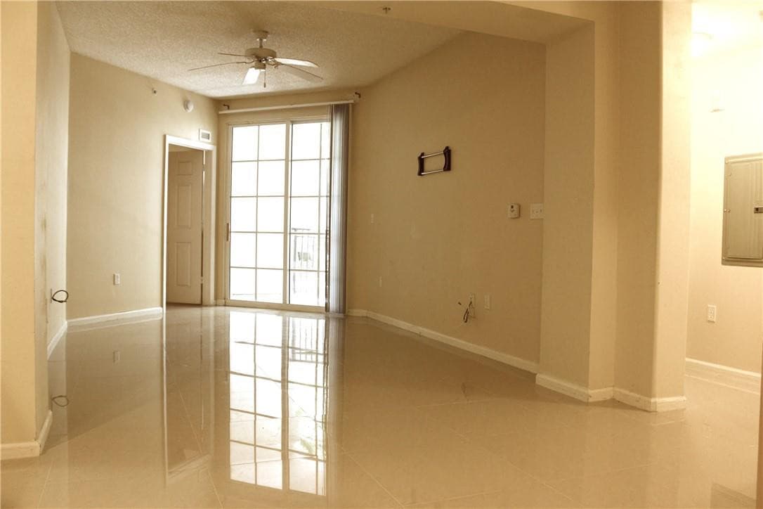 533 NE 3rd Avenue 125, Fort Lauderdale, FL 33301 — photo 2 of 20