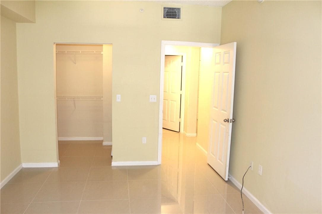 533 NE 3rd Avenue 125, Fort Lauderdale, FL 33301 — photo 5 of 20