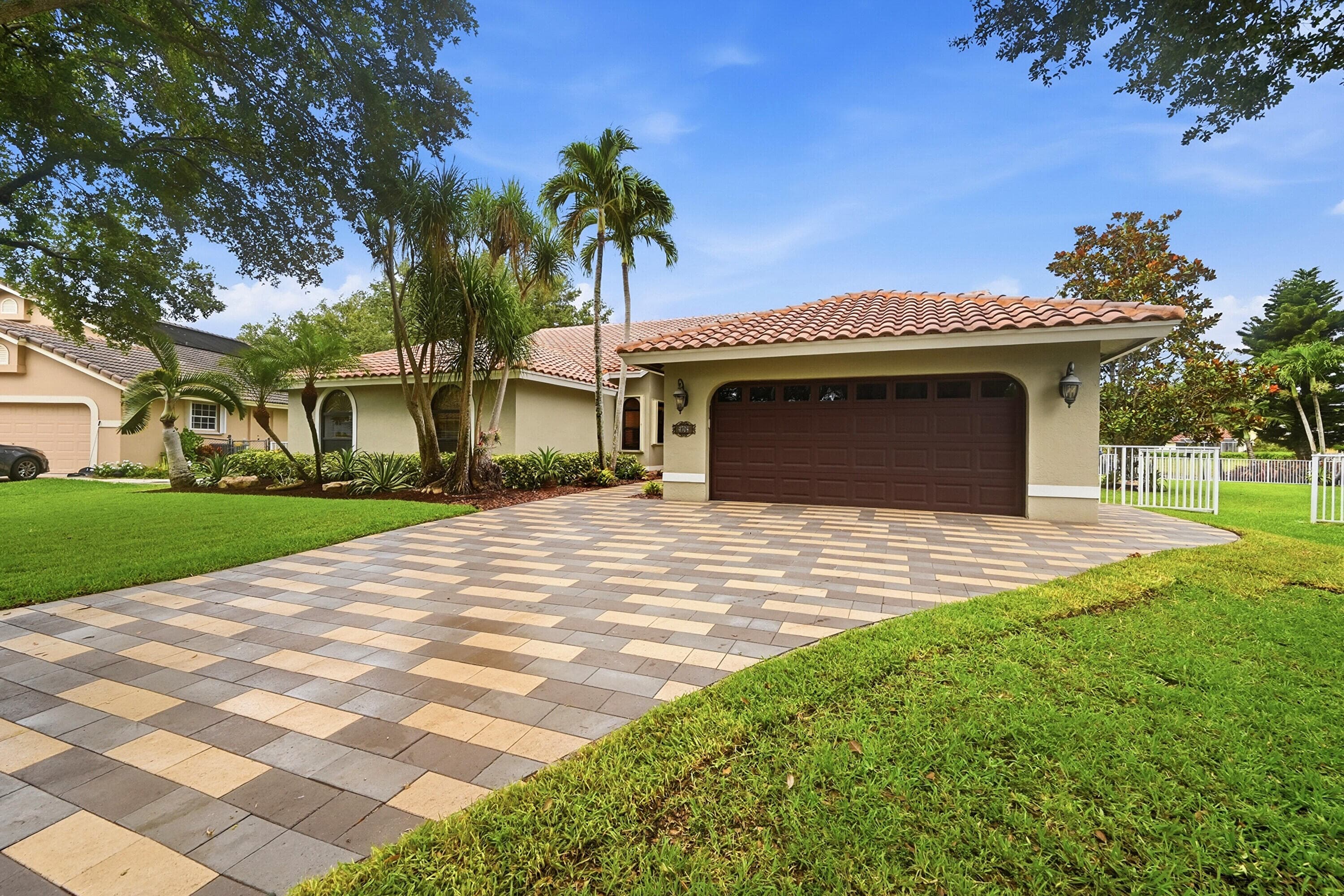 4704 NW 99th Lane, Coral Springs, FL 33076 — photo 4 of 45