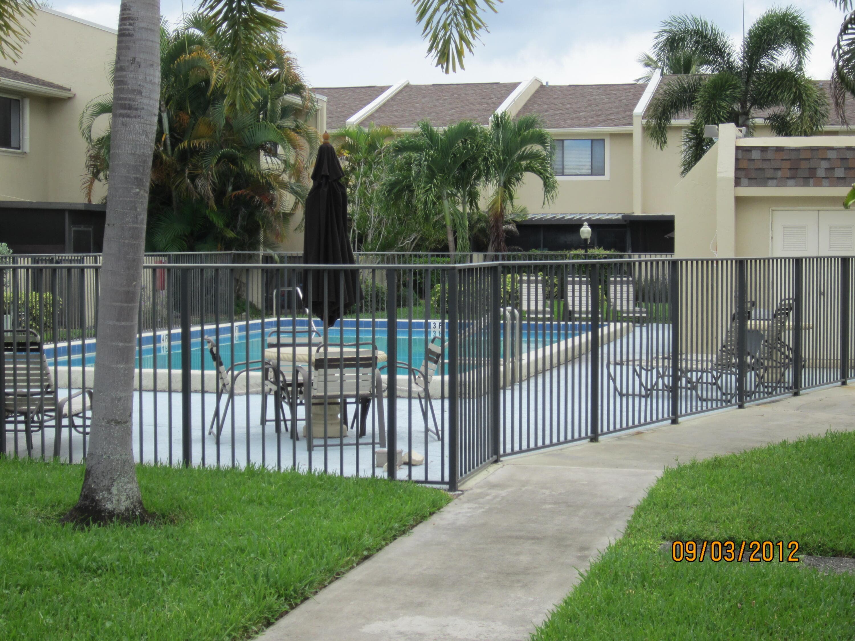 139 Sparrow Drive 3g, Royal Palm Beach, FL 33411 — photo 12 of 17