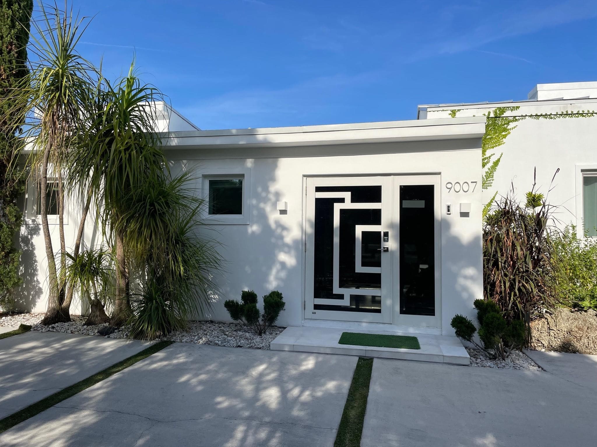 9007 NE 10th Avenue NE, Miami, FL 33138 — photo 4 of 36
