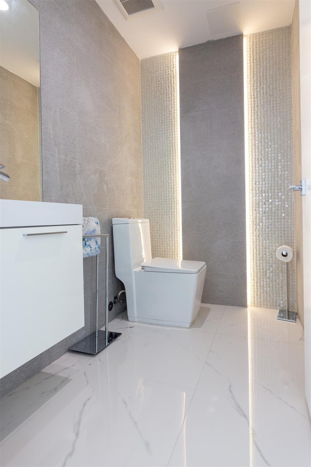 9007 NE 10th Avenue NE, Miami, FL 33138 — photo 32 of 36