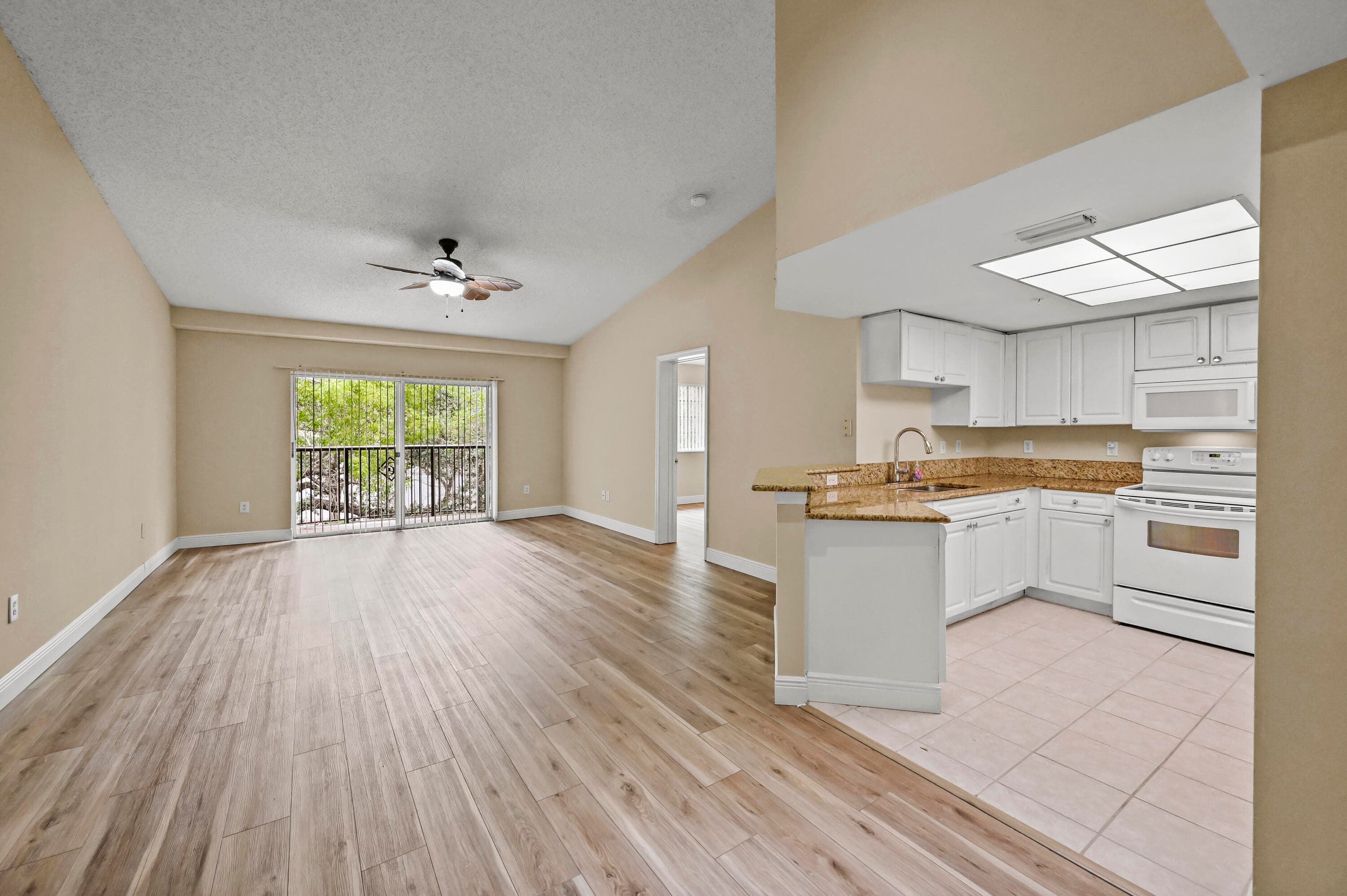 1100 S Crestwood Ct Court S 1109, Royal Palm Beach, FL 33411 — photo 4 of 35