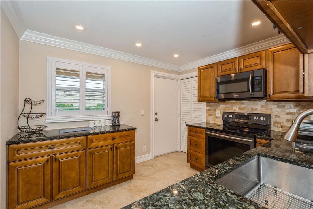 6000 NW 2nd Avenue 437, Boca Raton, FL 33487 — photo 5 of 22