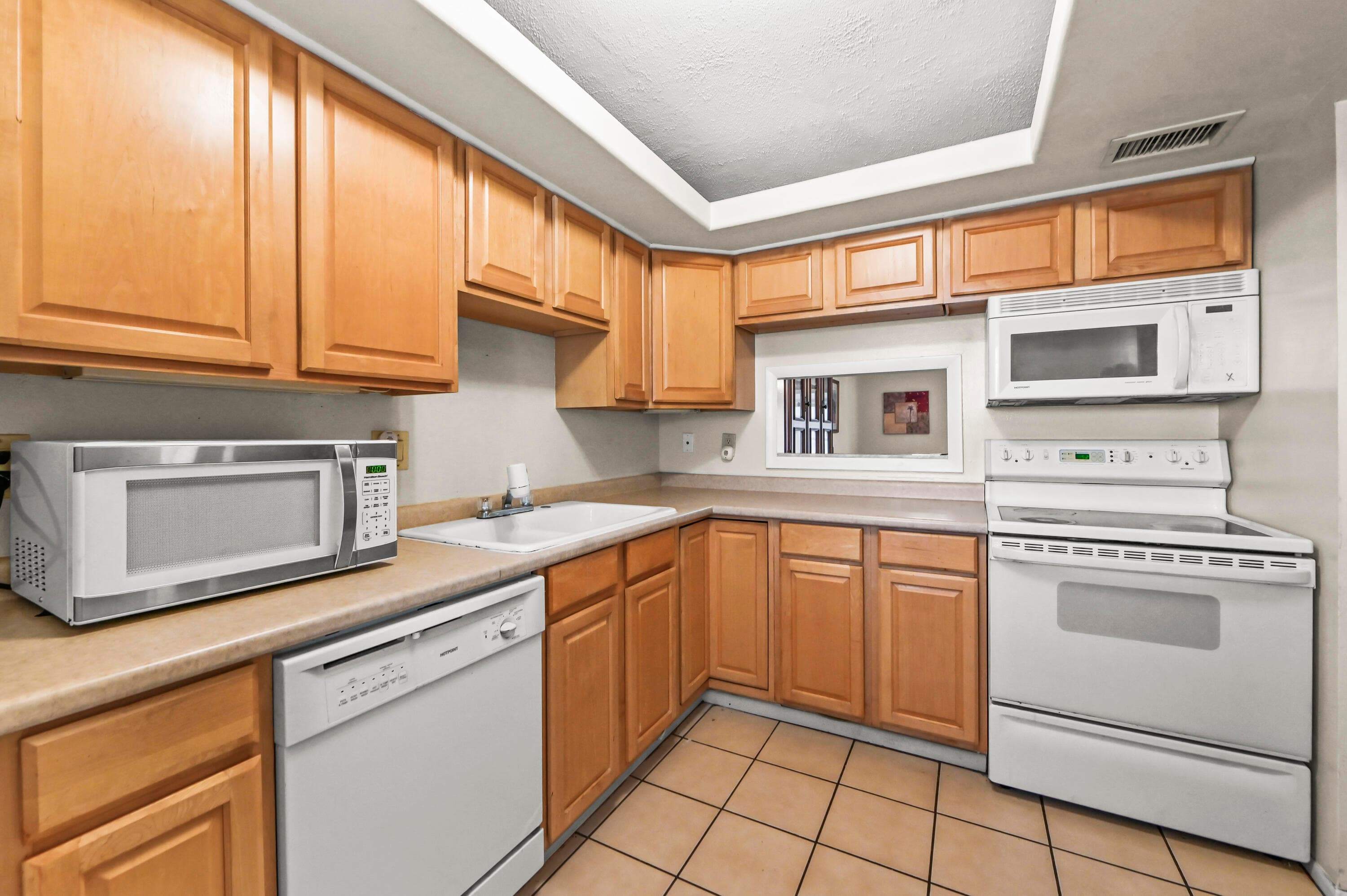 109 Lake Barbara Drive, West Palm Beach, FL 33411 — photo 4 of 31