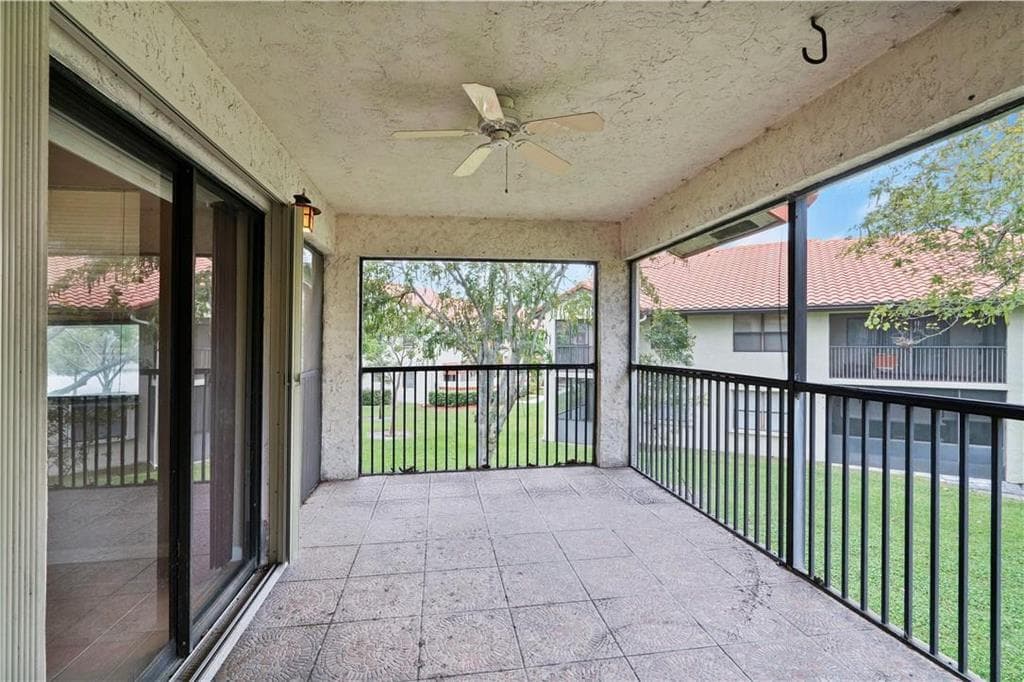 912 Congressional Way, Deerfield Beach, FL 33442 — photo 15 of 26