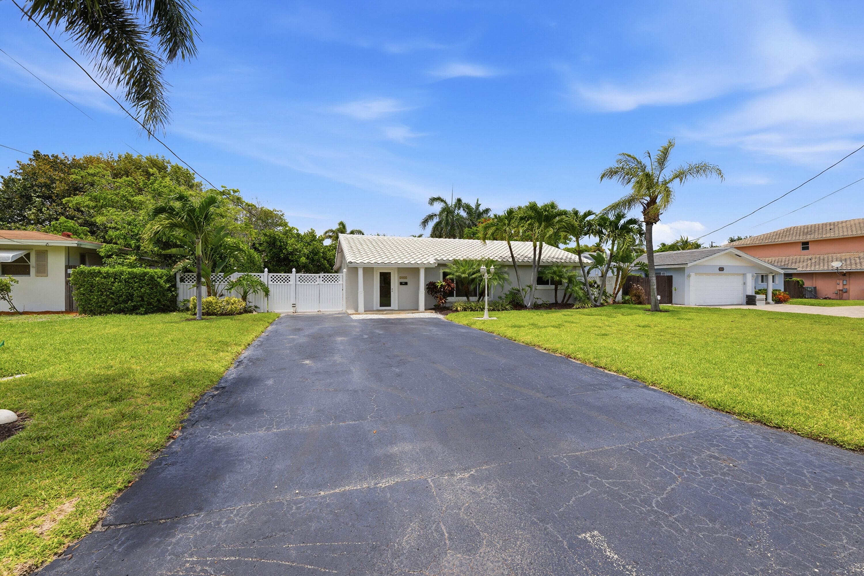 2811 NE 16th Street, Pompano Beach, FL 33062 — photo 1 of 54