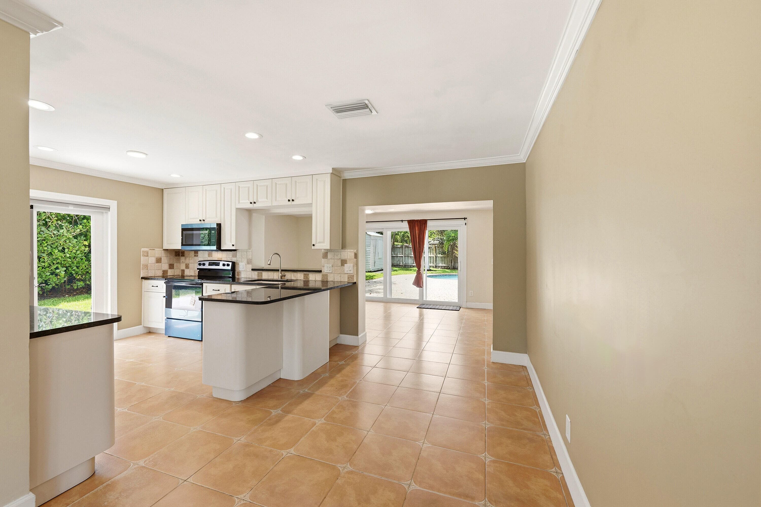 2811 NE 16th Street, Pompano Beach, FL 33062 — photo 20 of 54