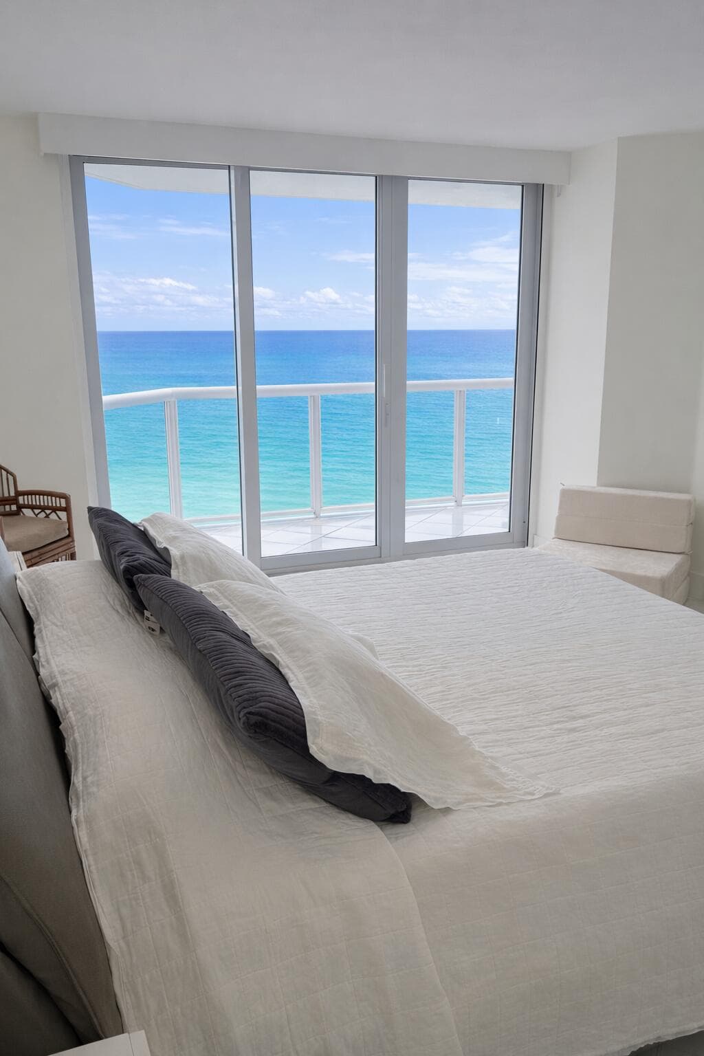 16425 Collins Avenue 2514, Sunny Isles Beach, FL 33160 — photo 11 of 13