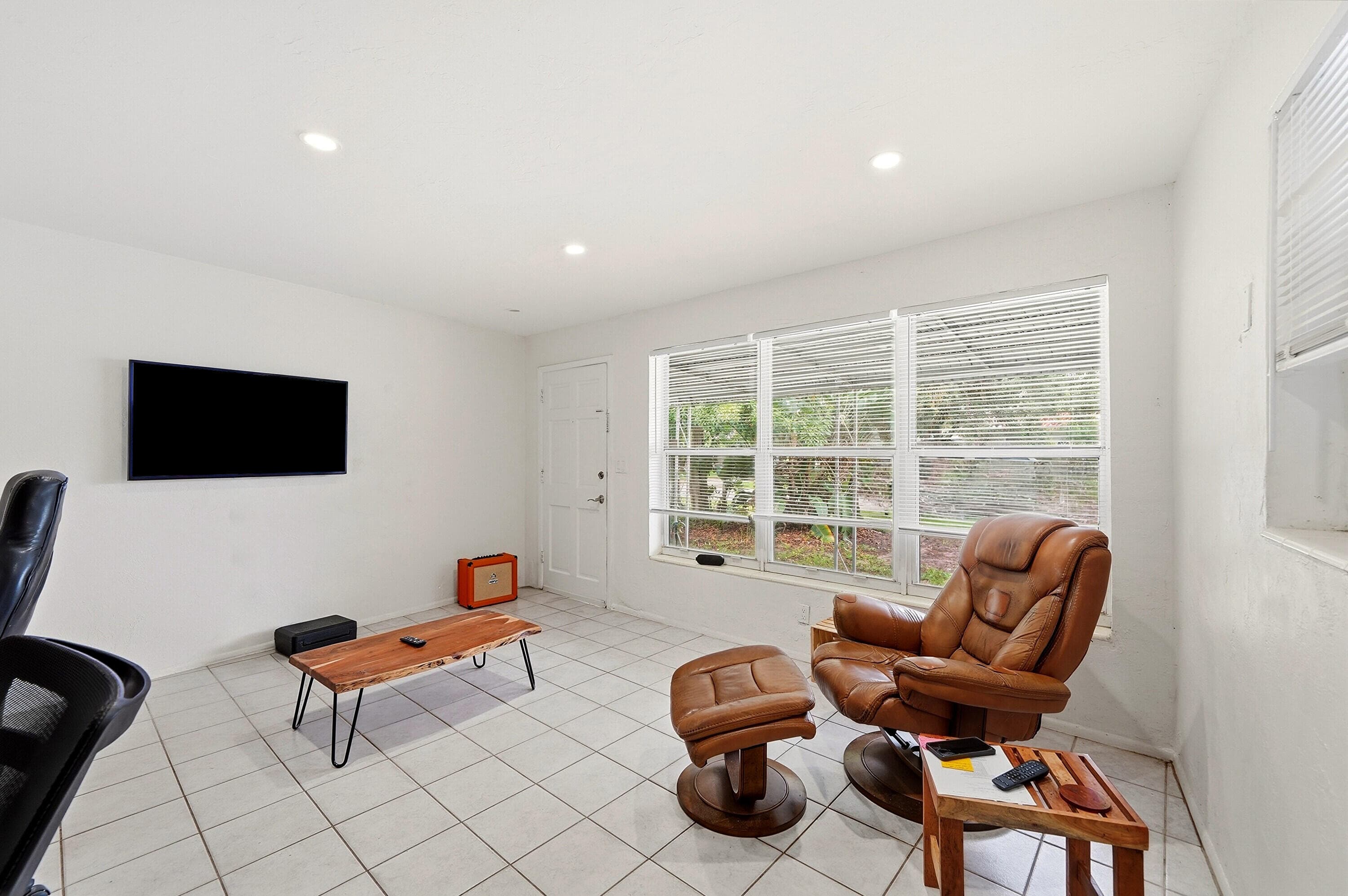 1431 NE 32nd Street, Pompano Beach, FL 33064 — photo 5 of 18