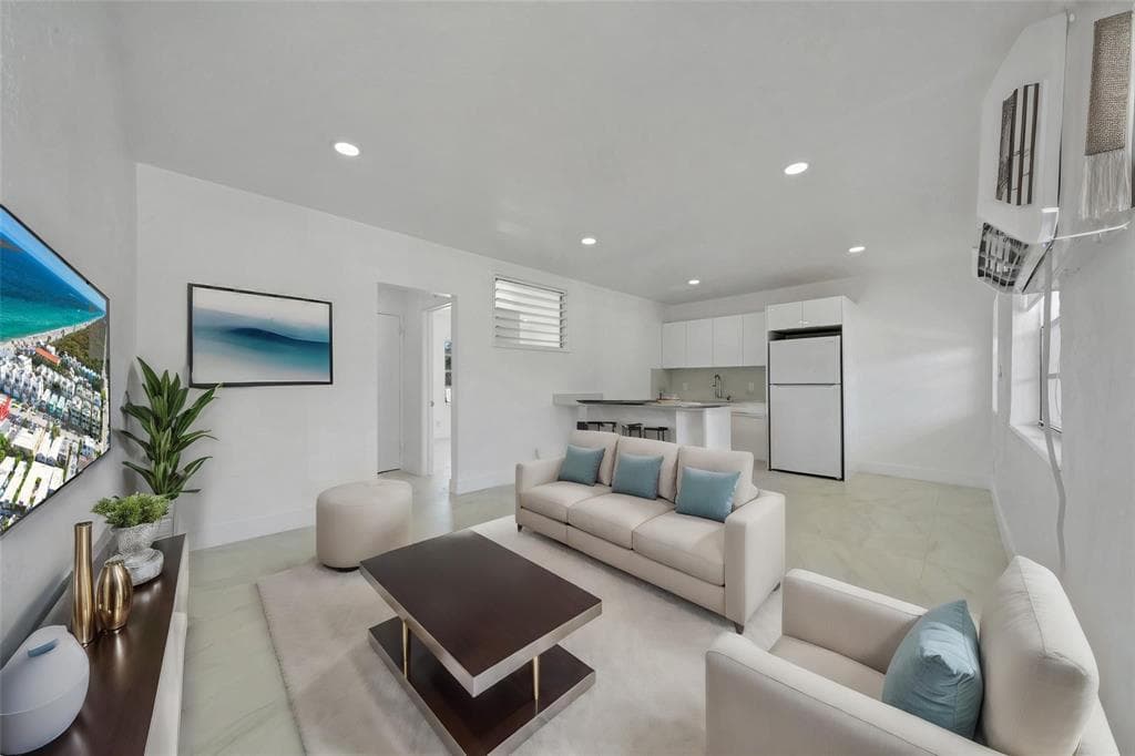 323 Elm Street 7, Hollywood, FL 33019 — photo 4 of 30