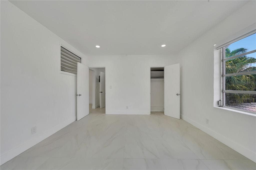 323 Elm Street 7, Hollywood, FL 33019 — photo 9 of 30