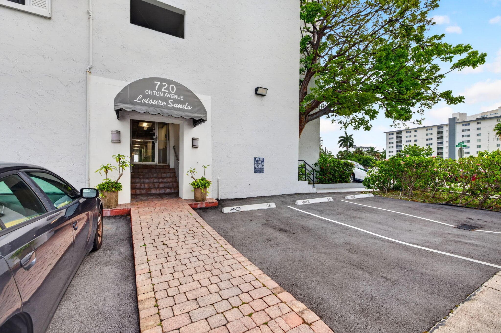 720 Orton Avenue 704, Fort Lauderdale, FL 33304 — photo 3 of 53