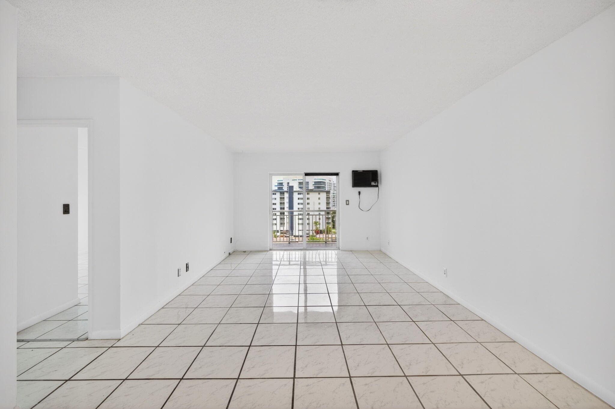 720 Orton Avenue 704, Fort Lauderdale, FL 33304 — photo 8 of 53