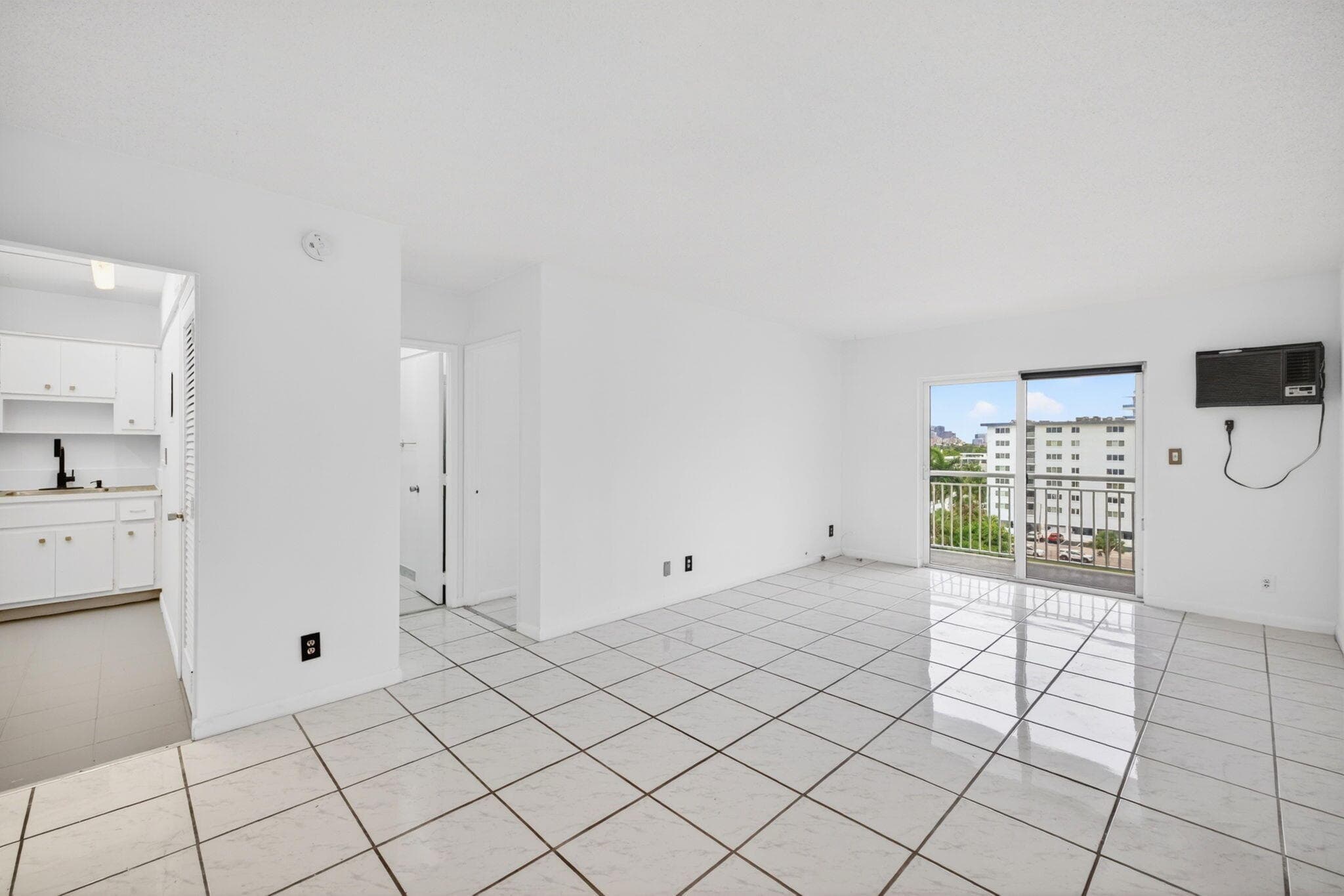 720 Orton Avenue 704, Fort Lauderdale, FL 33304 — photo 9 of 53
