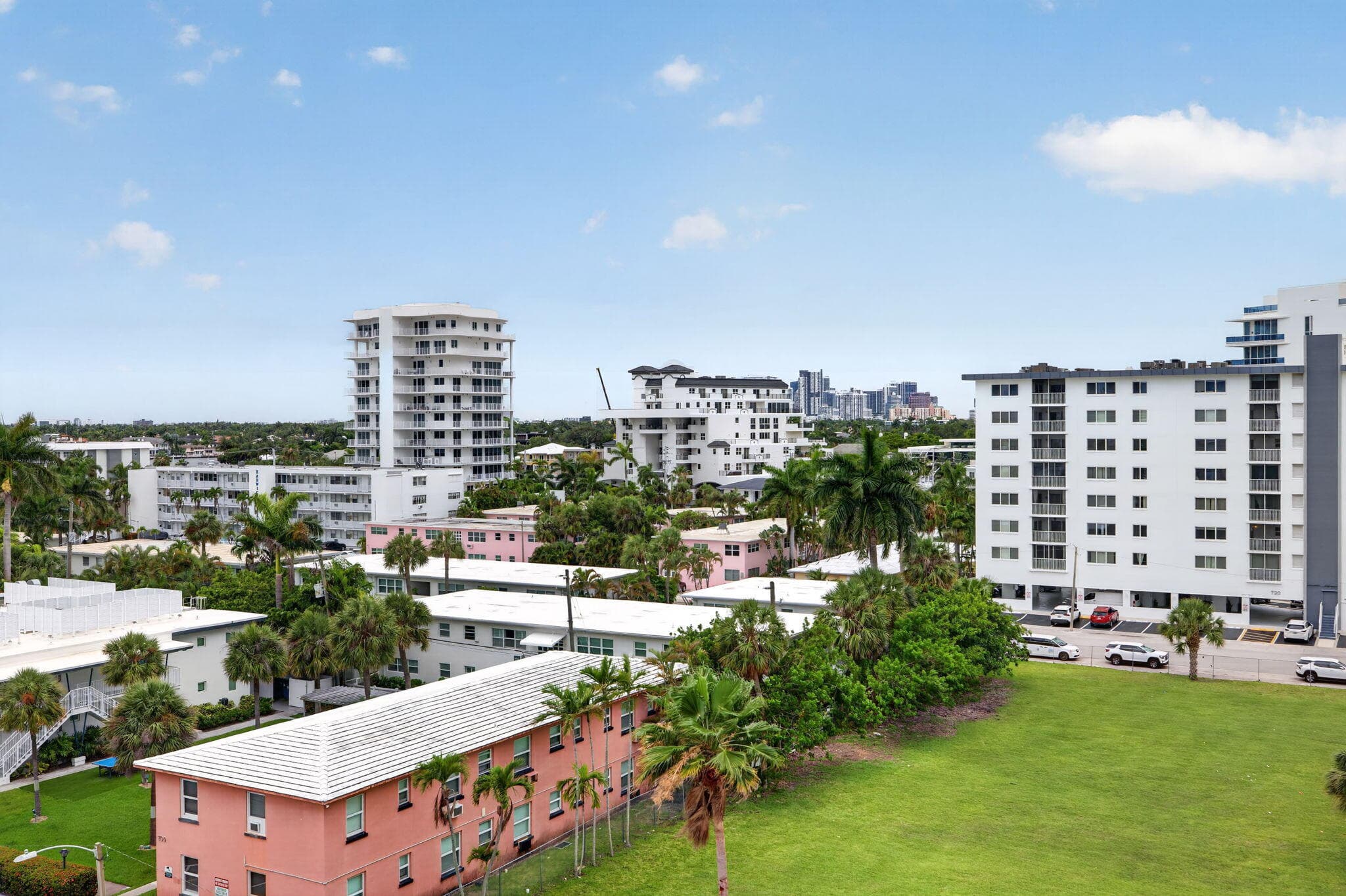 720 Orton Avenue 704, Fort Lauderdale, FL 33304 — photo 19 of 53