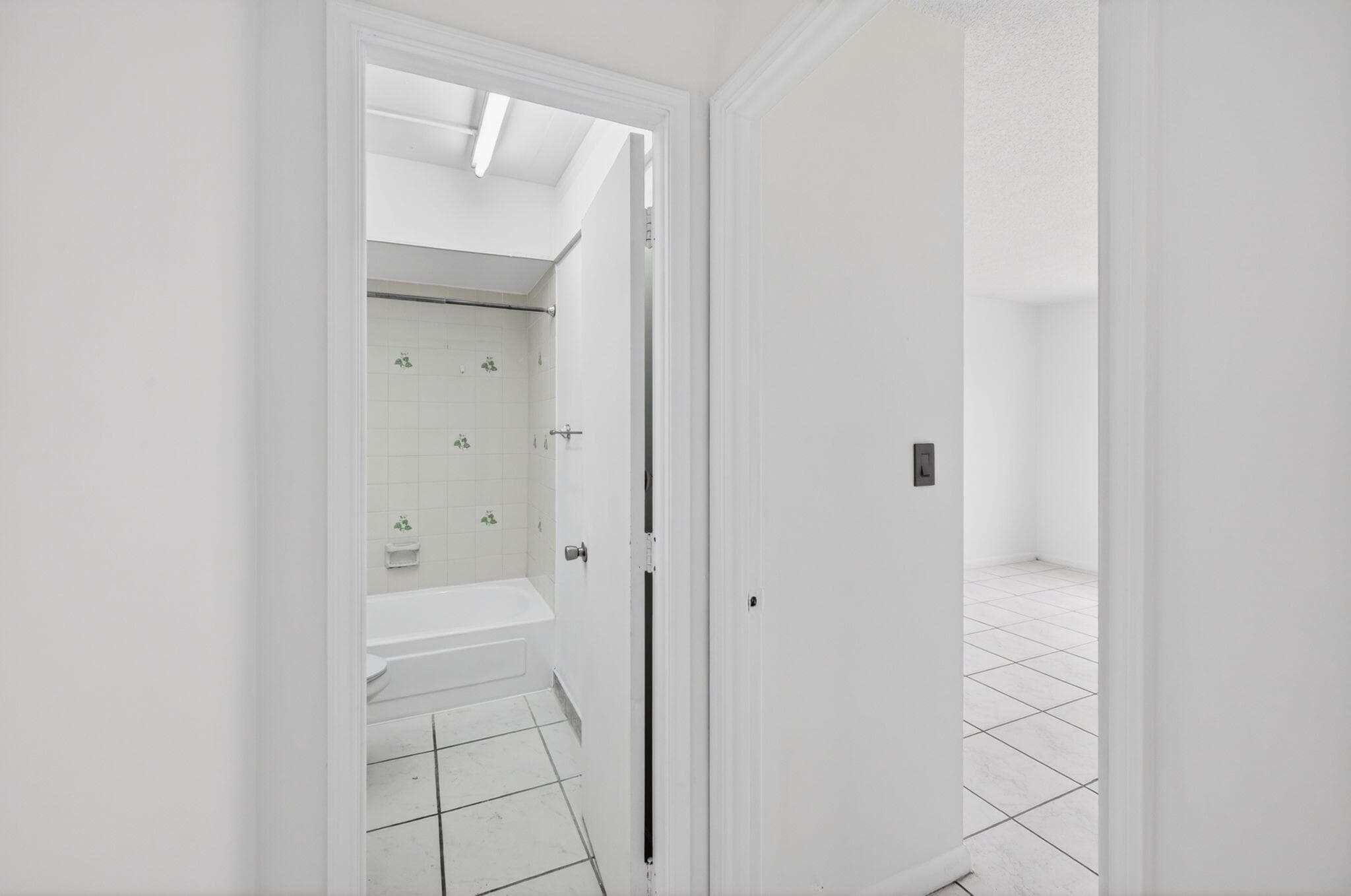 720 Orton Avenue 704, Fort Lauderdale, FL 33304 — photo 26 of 53