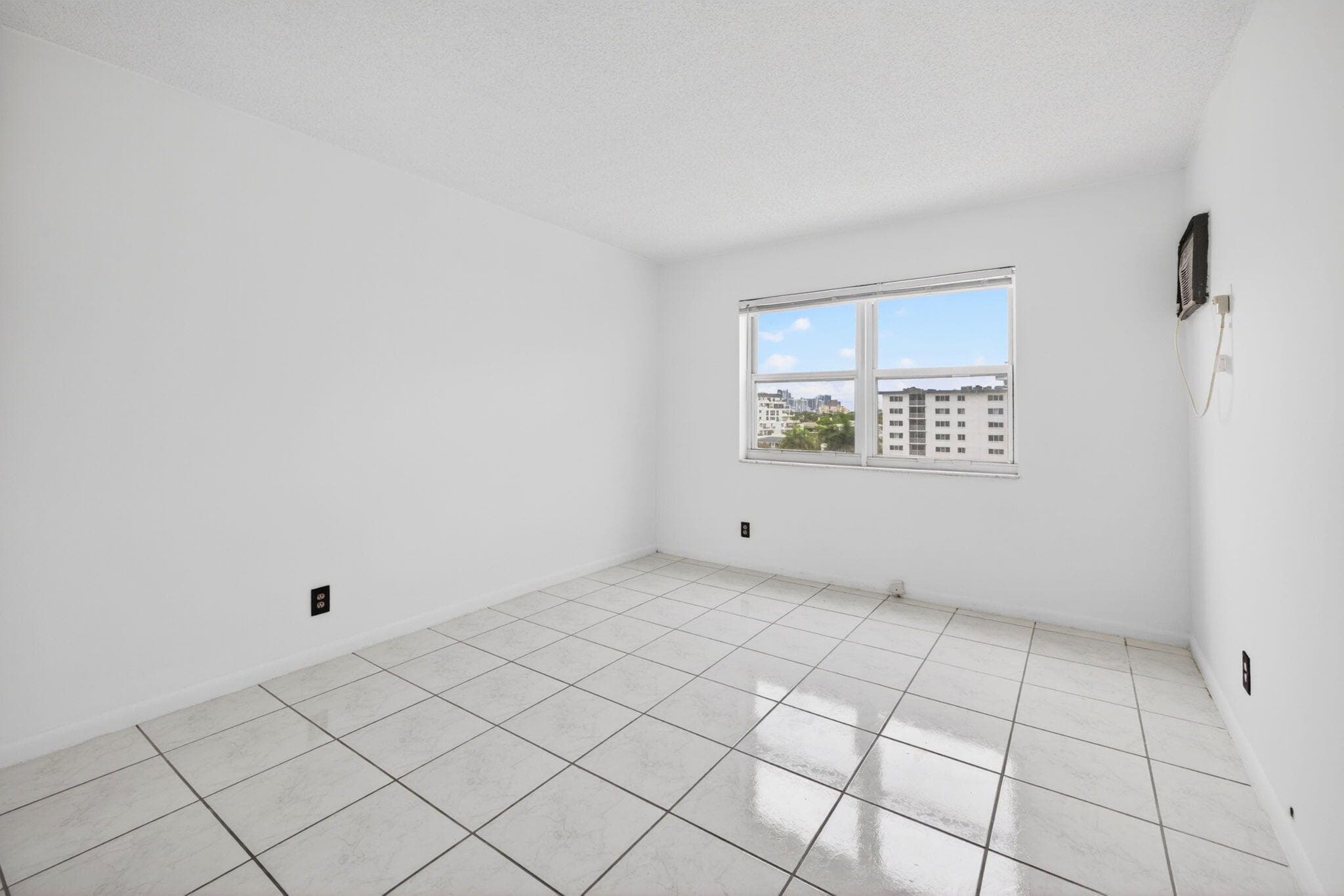 720 Orton Avenue 704, Fort Lauderdale, FL 33304 — photo 27 of 53