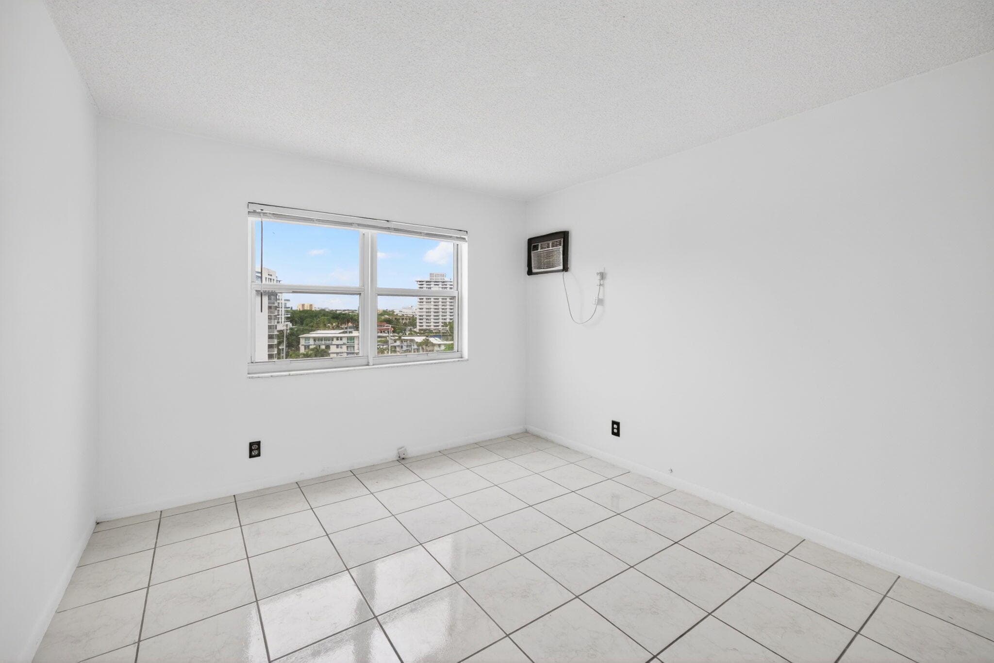 720 Orton Avenue 704, Fort Lauderdale, FL 33304 — photo 28 of 53
