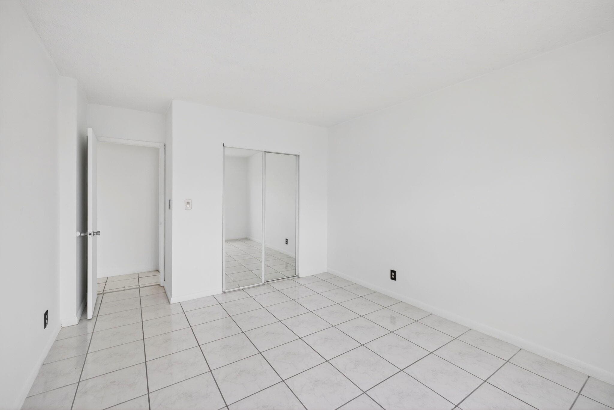 720 Orton Avenue 704, Fort Lauderdale, FL 33304 — photo 29 of 53