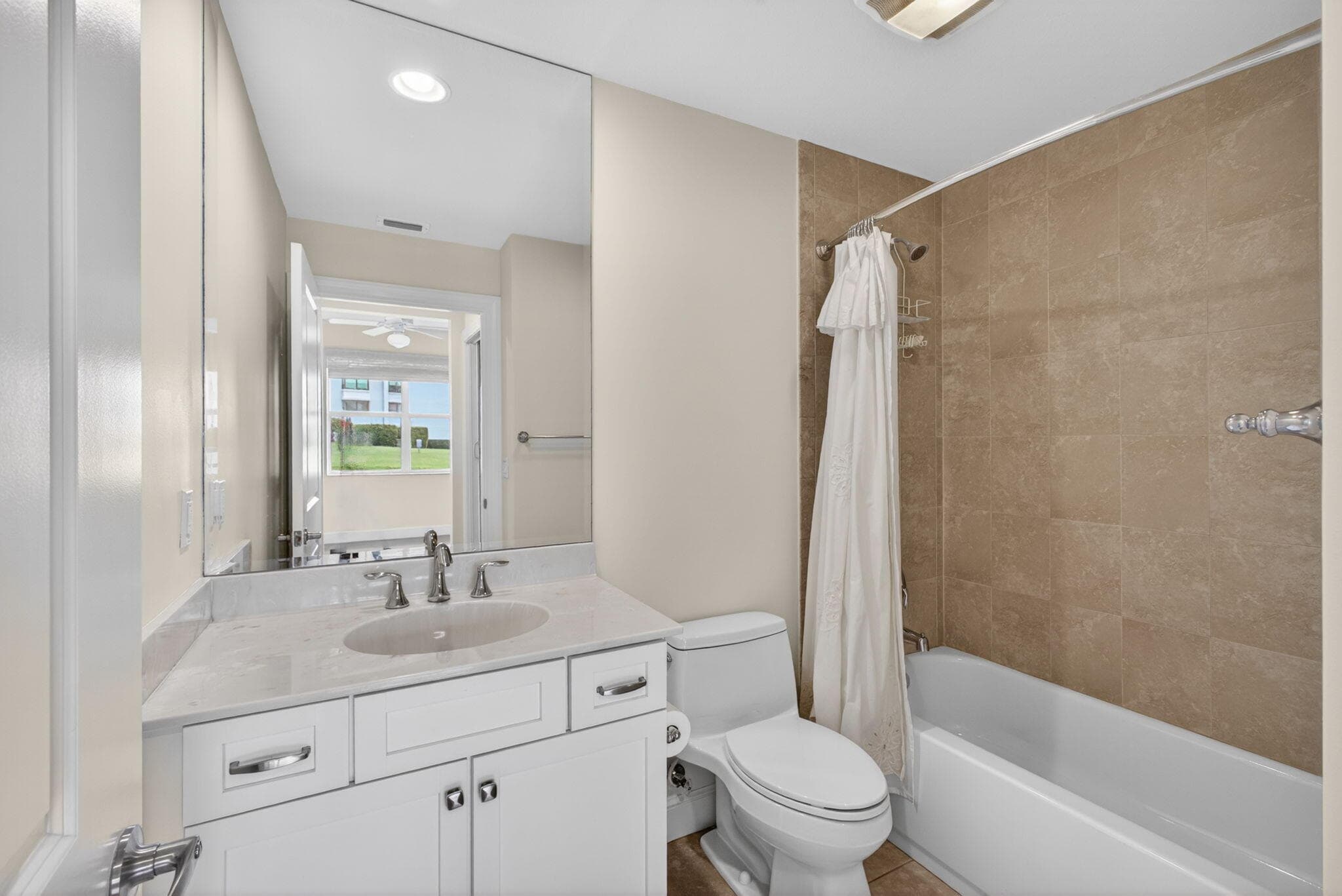 712 Bay Colony Drive S, Juno Beach, FL 33408 — photo 28 of 49