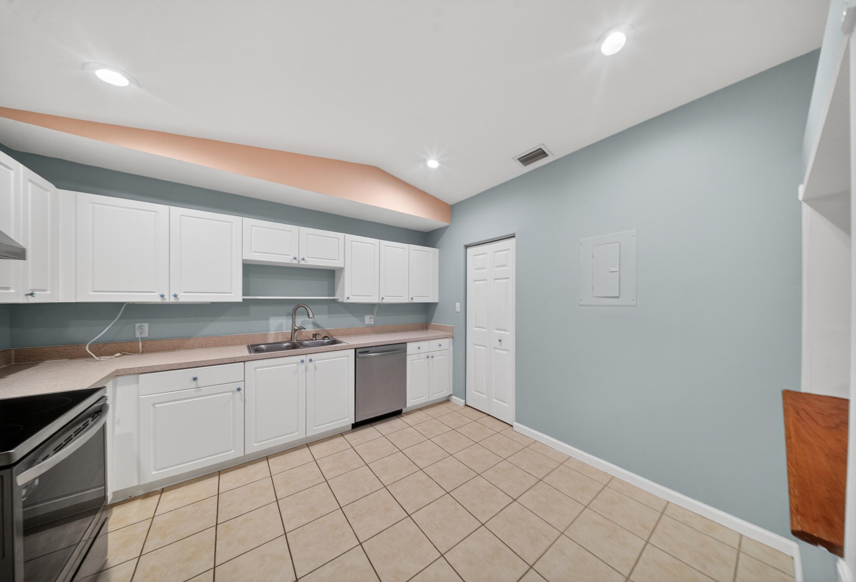 1567 Pheasant Walk B, Fort Pierce, FL 34950 — photo 6 of 18
