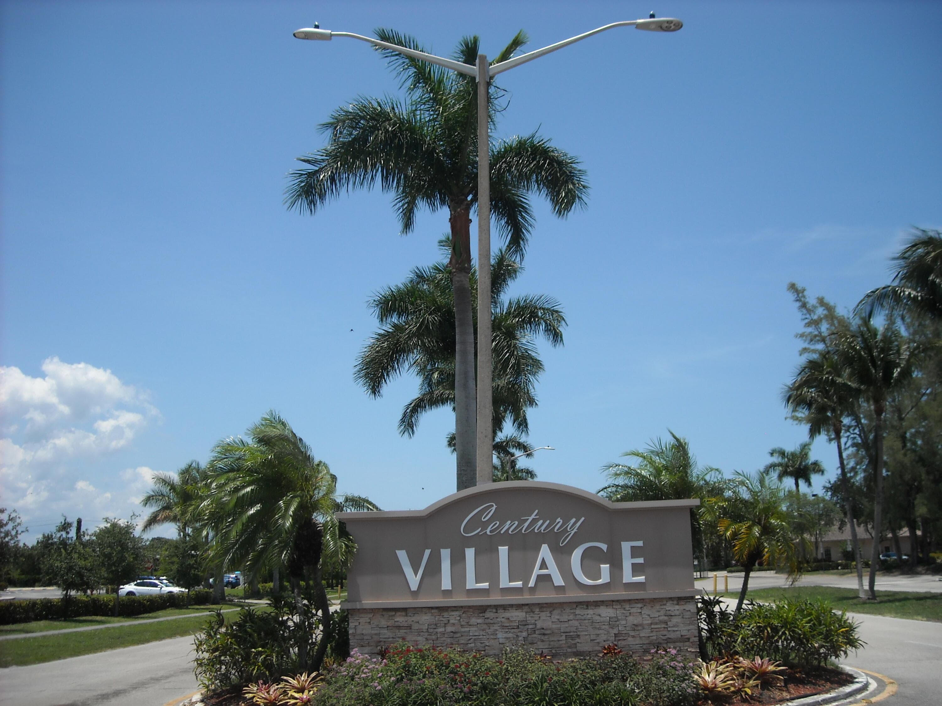 321 Northampton, West Palm Beach, FL 33417 — photo 1 of 19