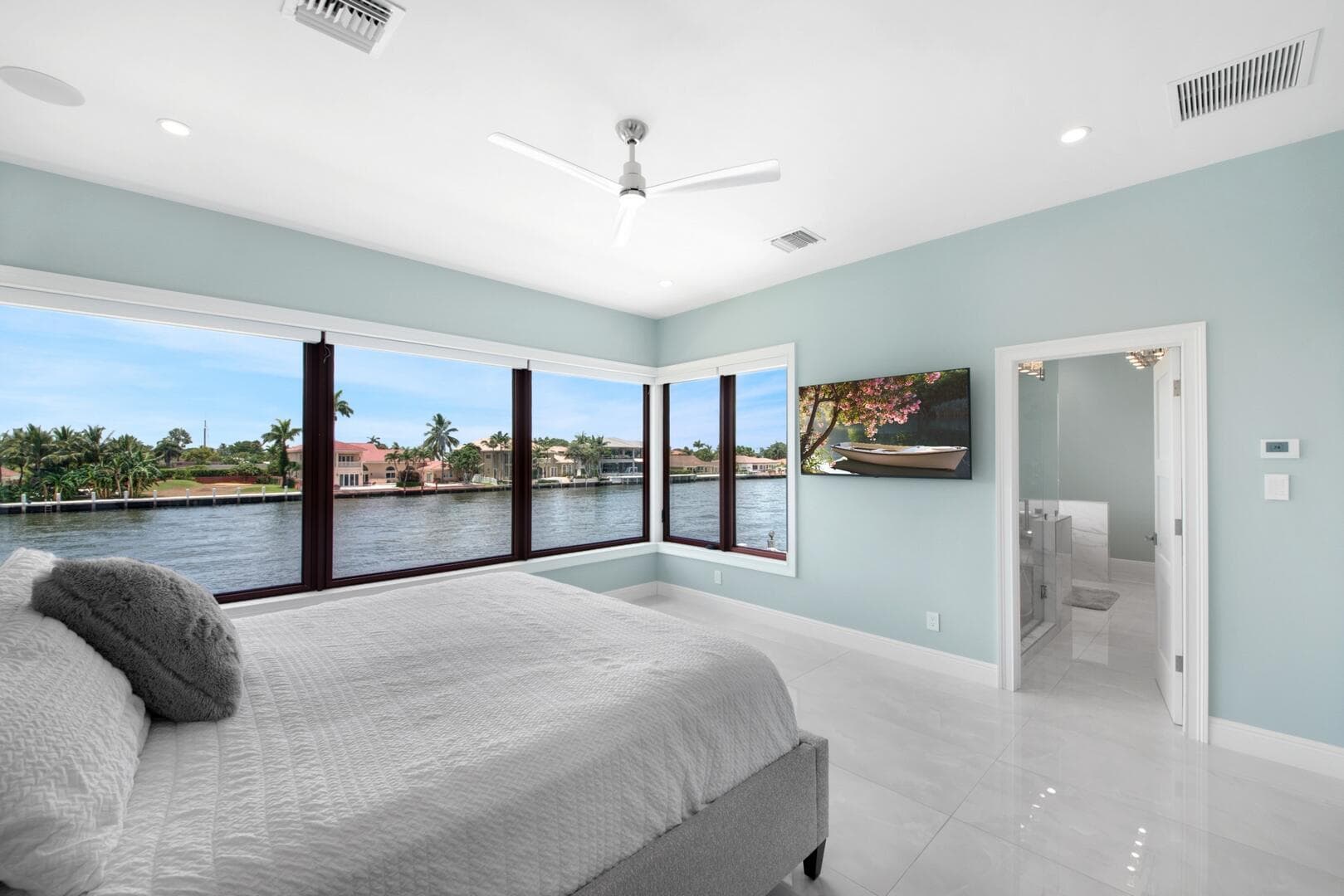 4555 W Tradewinds Avenue, Lauderdale-By-The-Sea, FL 33308 — photo 25 of 79